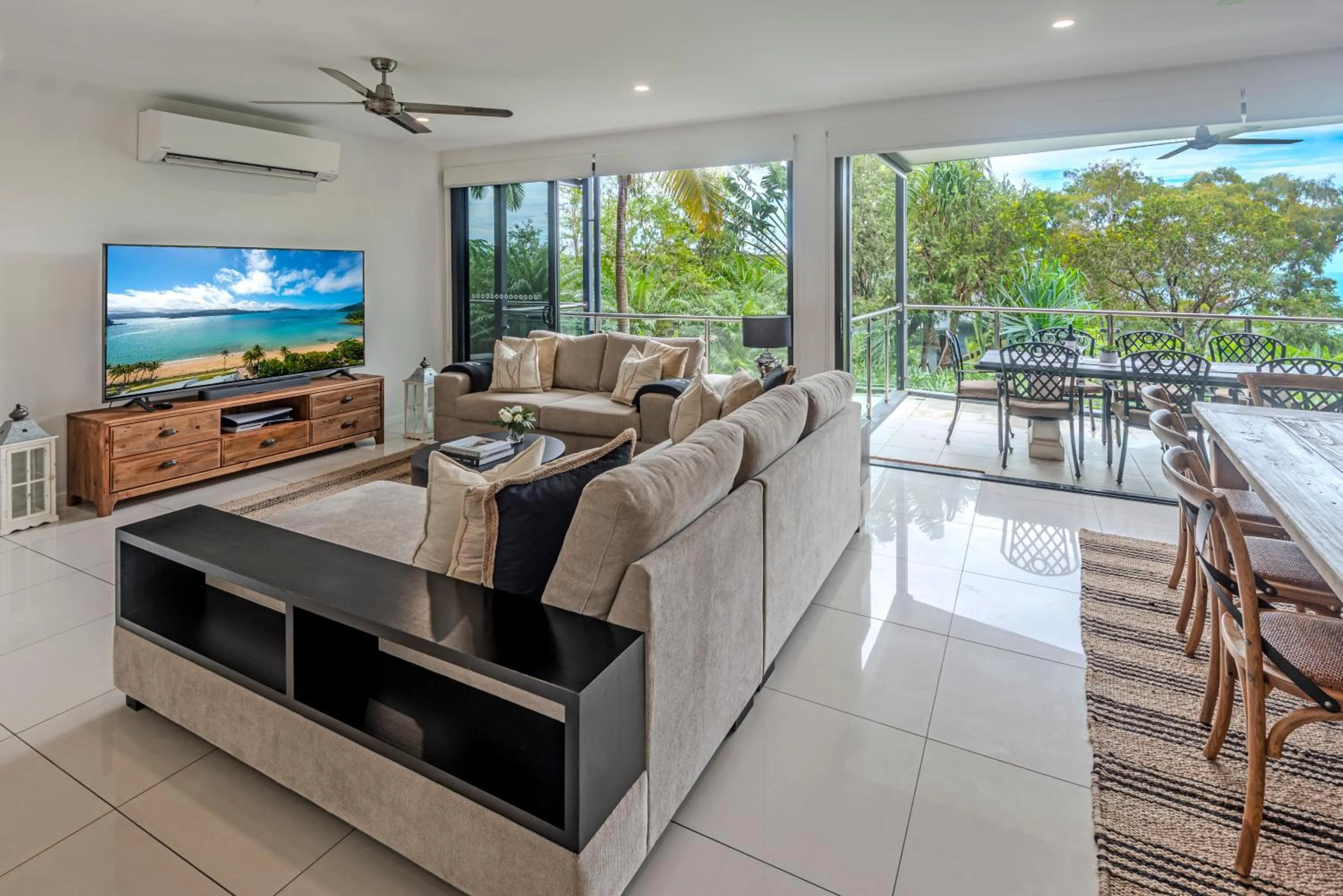 Living room in Pinnacle Apartments on Hamilton Island by HIHA