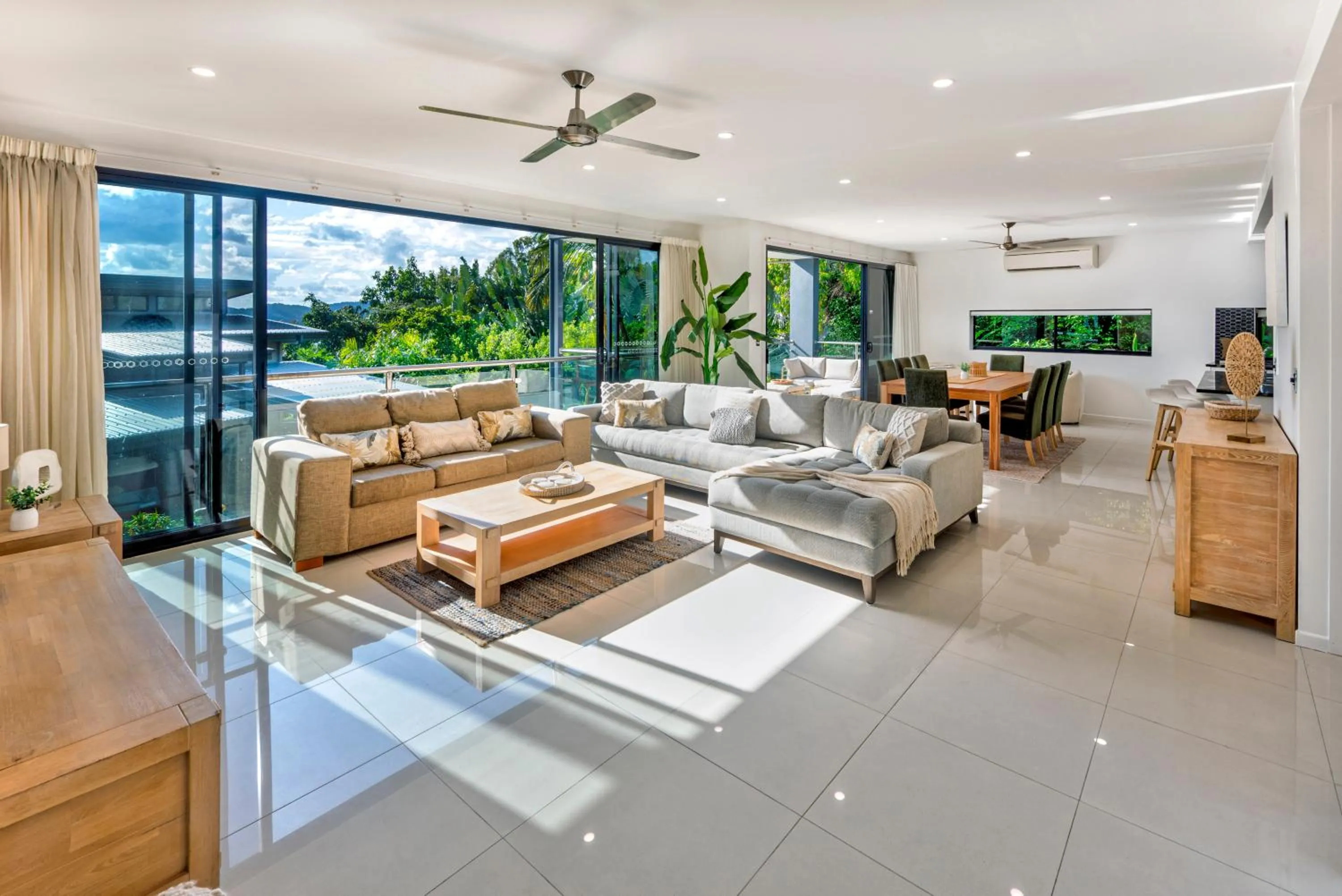 Living room in Pinnacle Apartments on Hamilton Island by HIHA