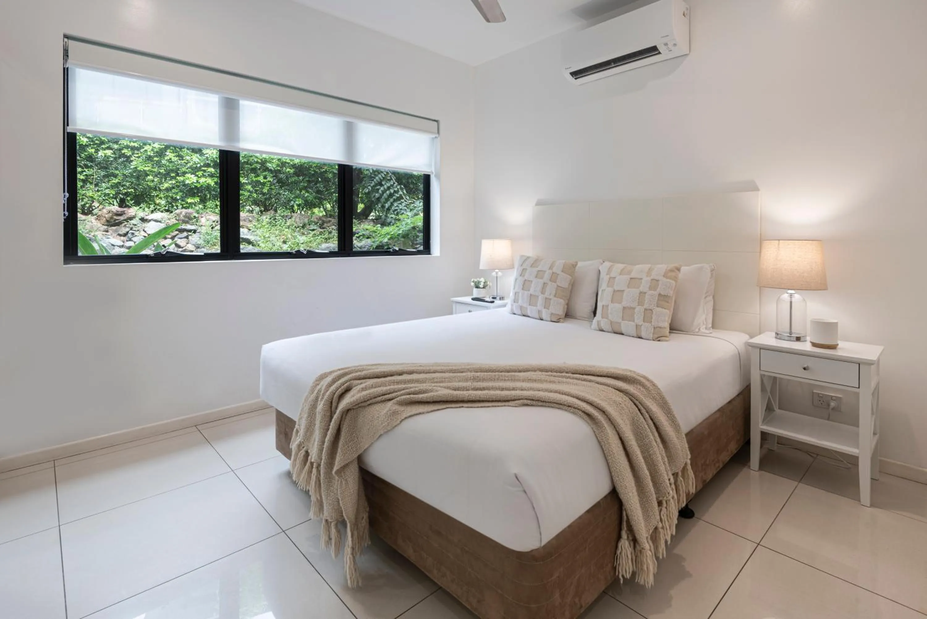 Bedroom, Bed in Pinnacle Apartments on Hamilton Island by HIHA
