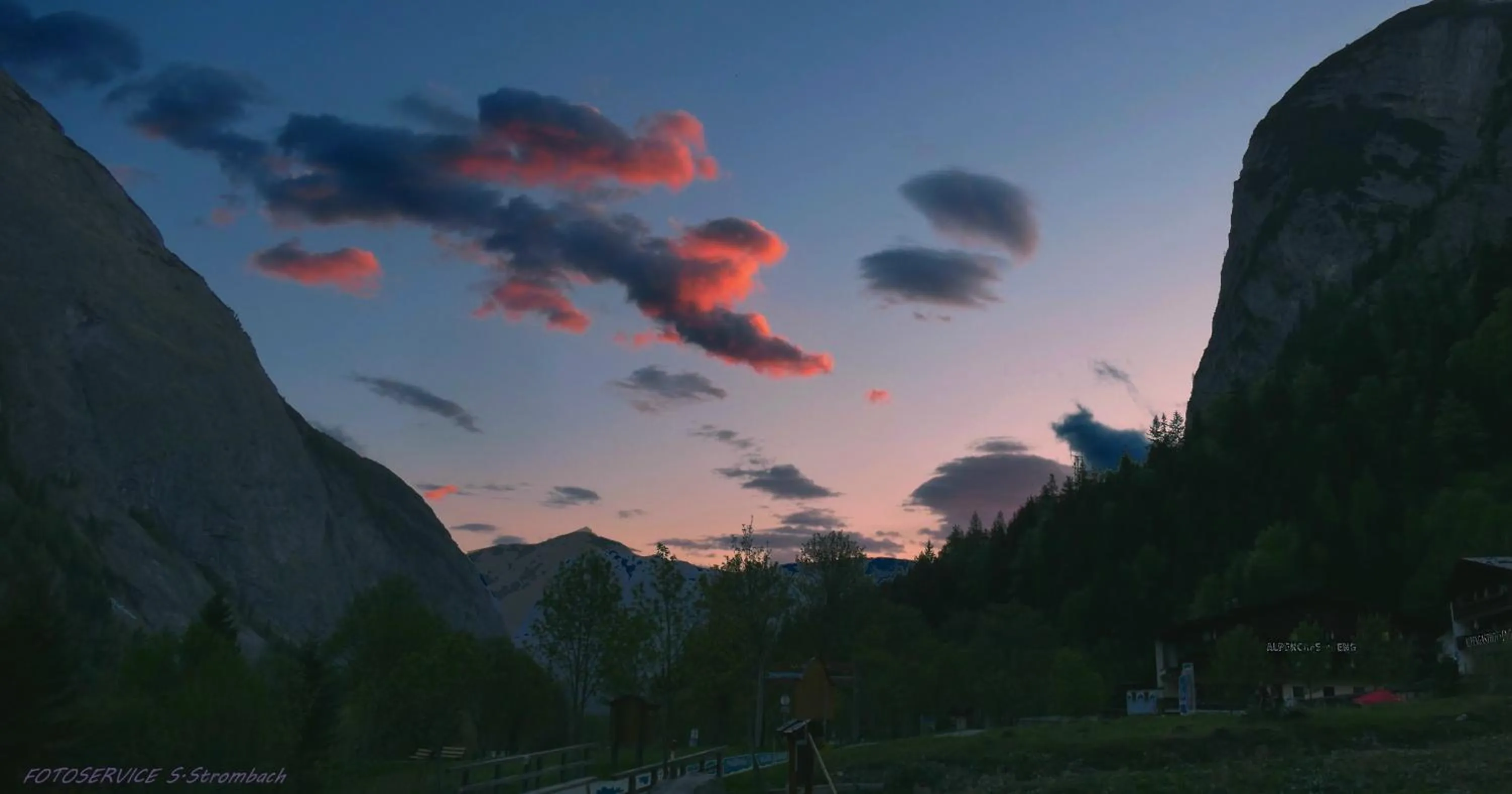 Hiking in Das Naturhotel die Eng