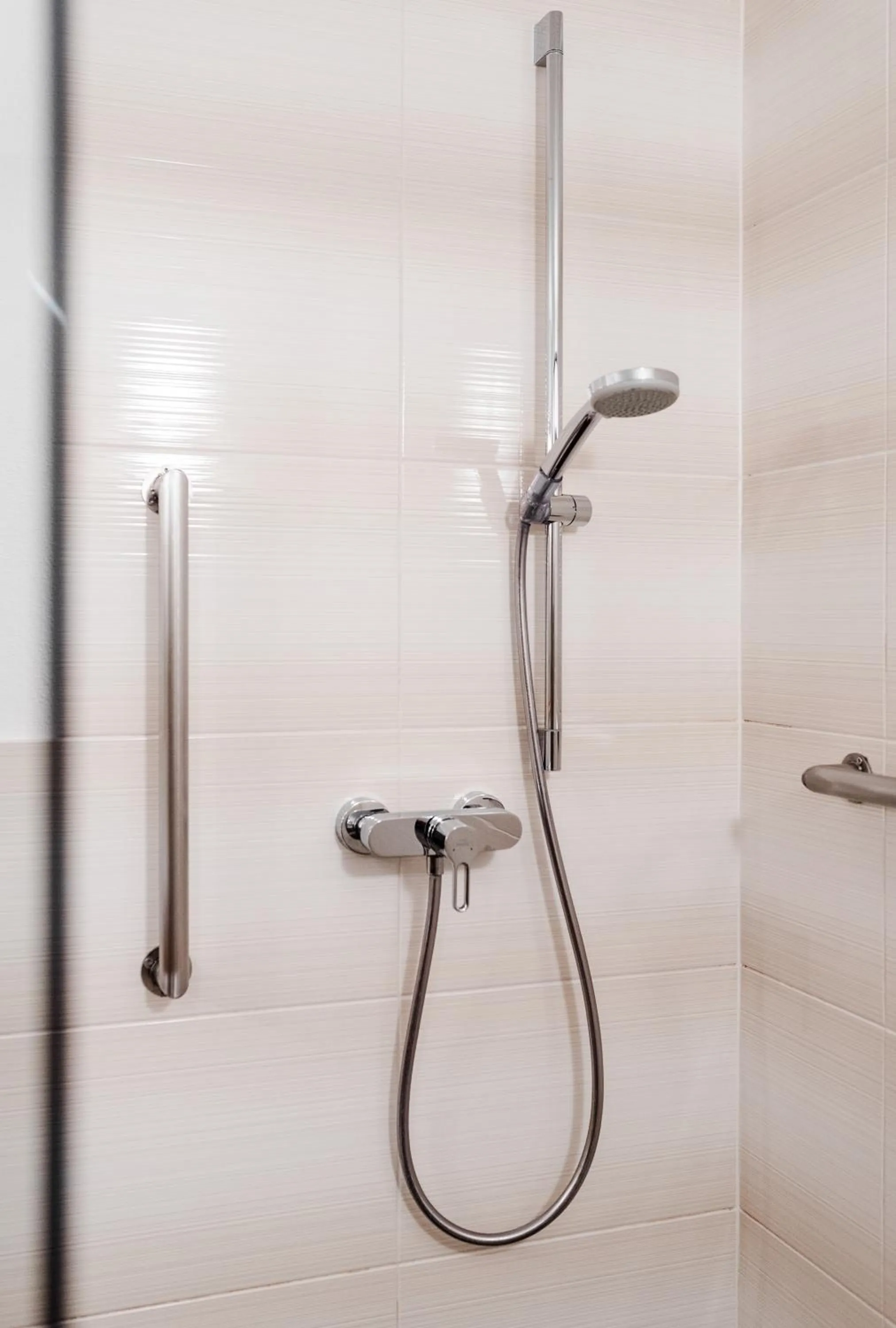 Shower in Das Naturhotel die Eng