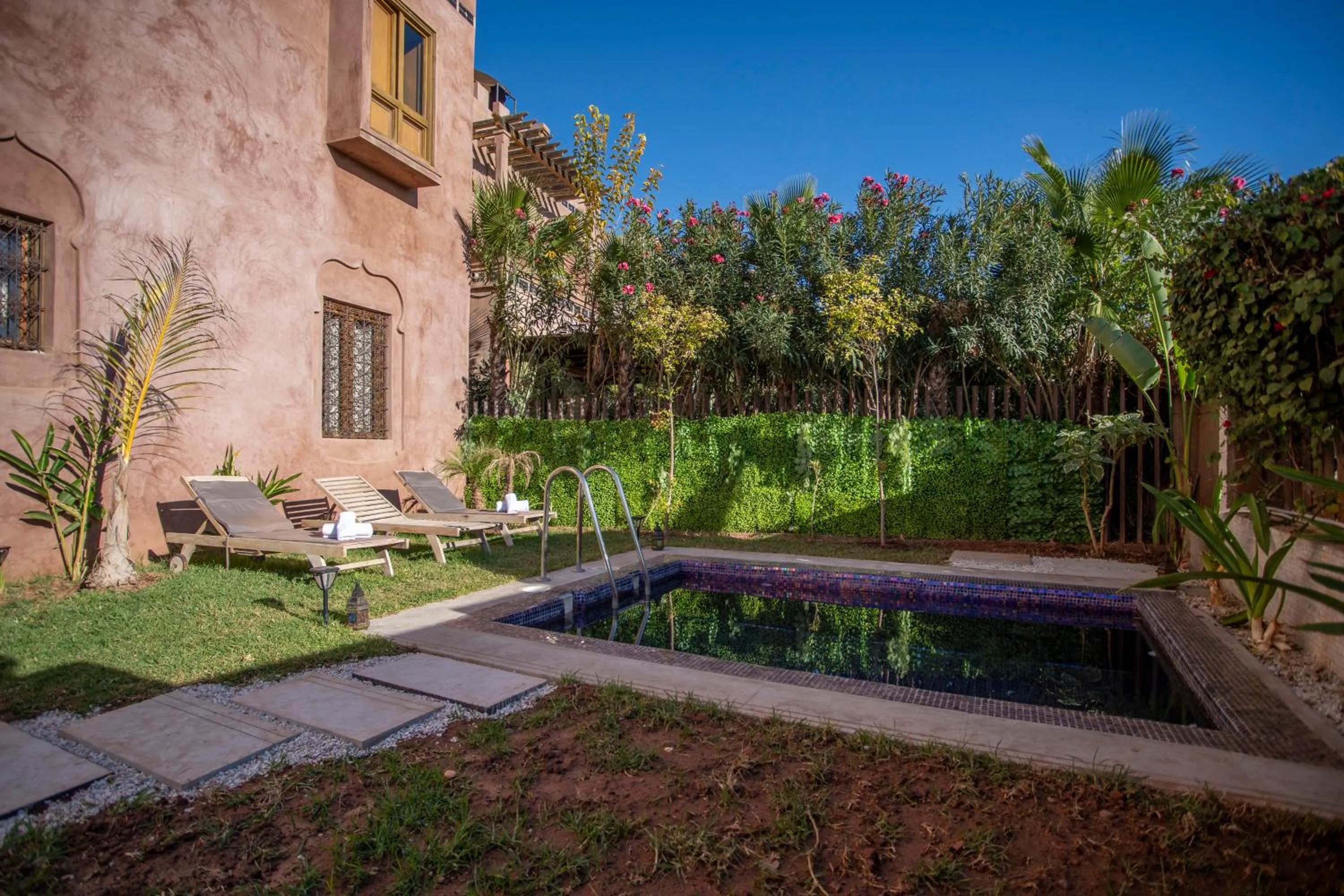 Swimming pool in Riad Azia