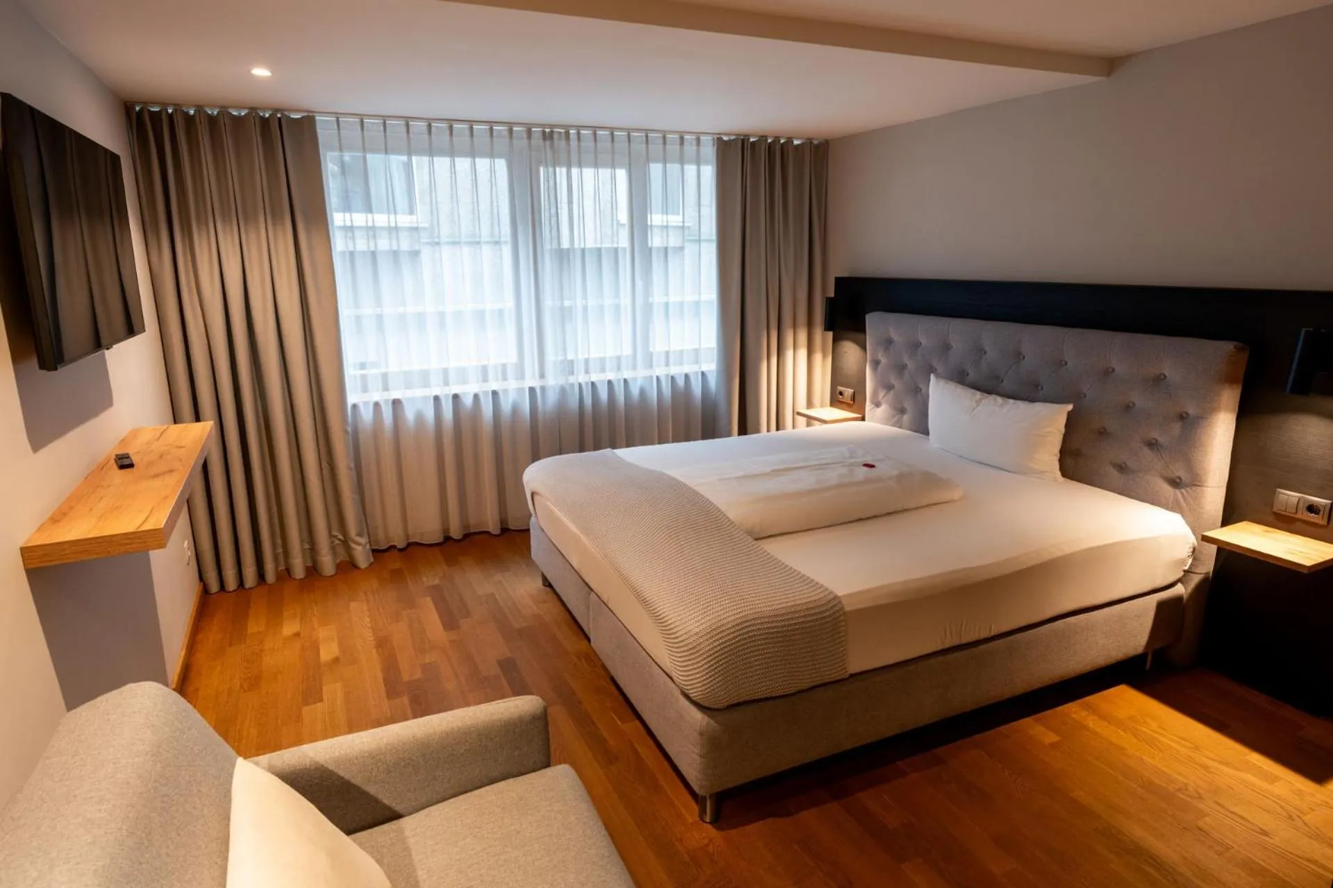 Bedroom, Bed in Restaurant Hotel Zum Storchen