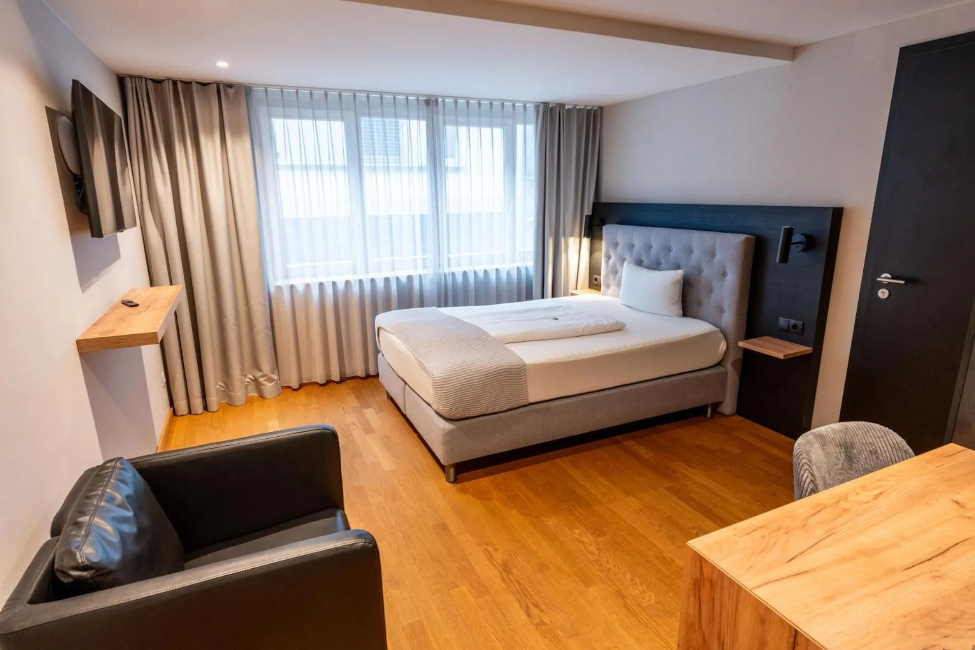 Photo of the whole room, Bed in Restaurant Hotel Zum Storchen