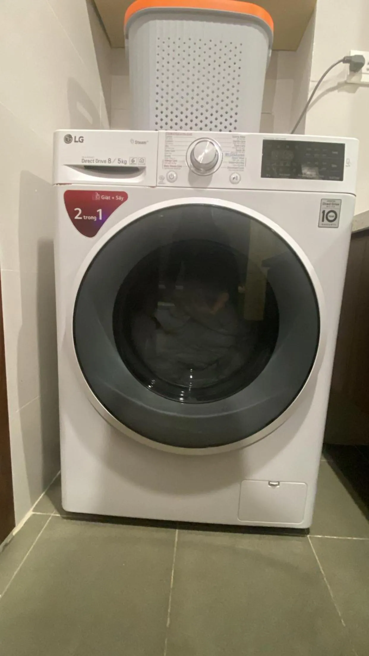 washing machine in Wins Apartment