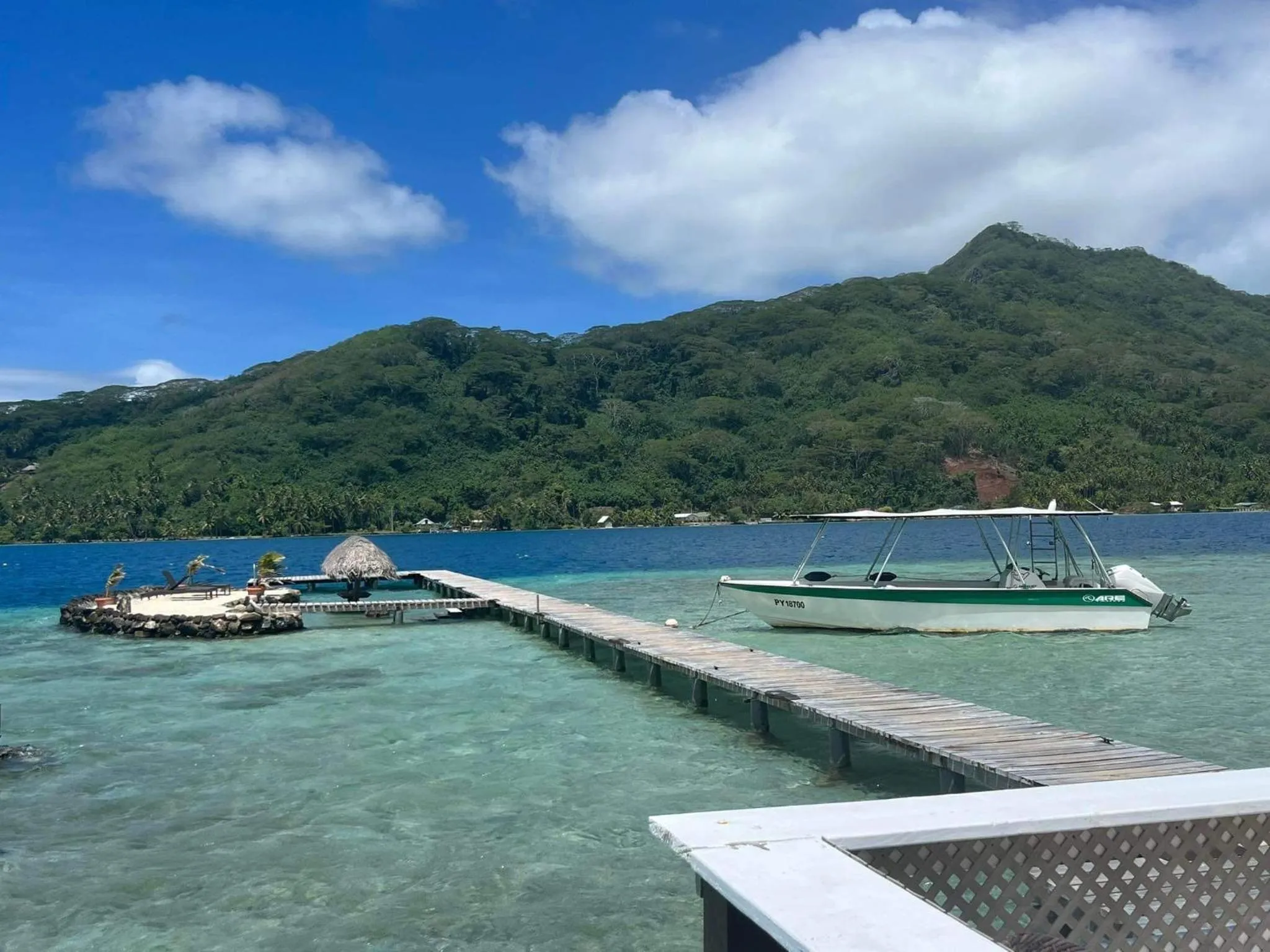 Sea view in Pension Hibiscus Taha'a