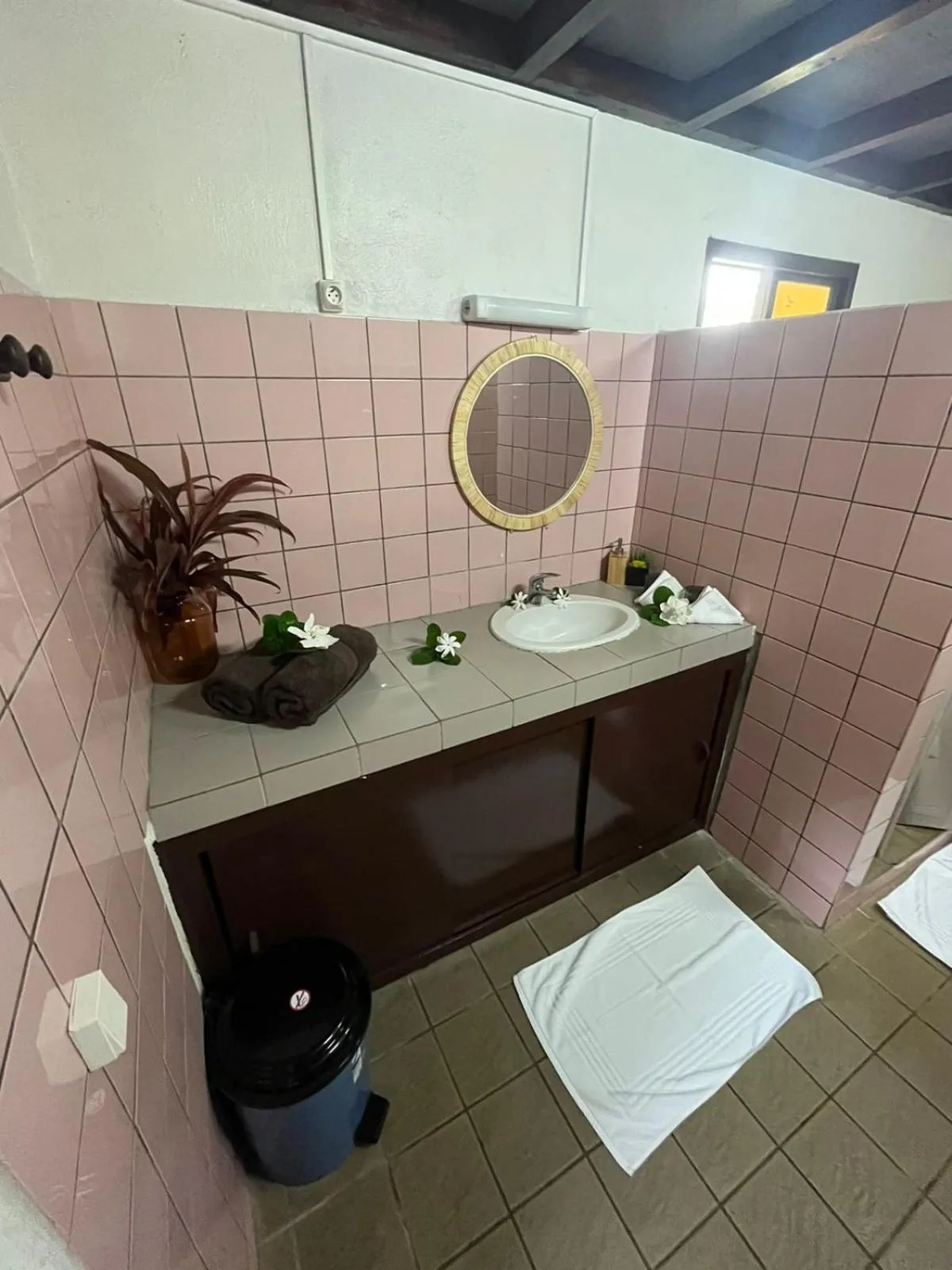 Bathroom in Pension Hibiscus Taha'a