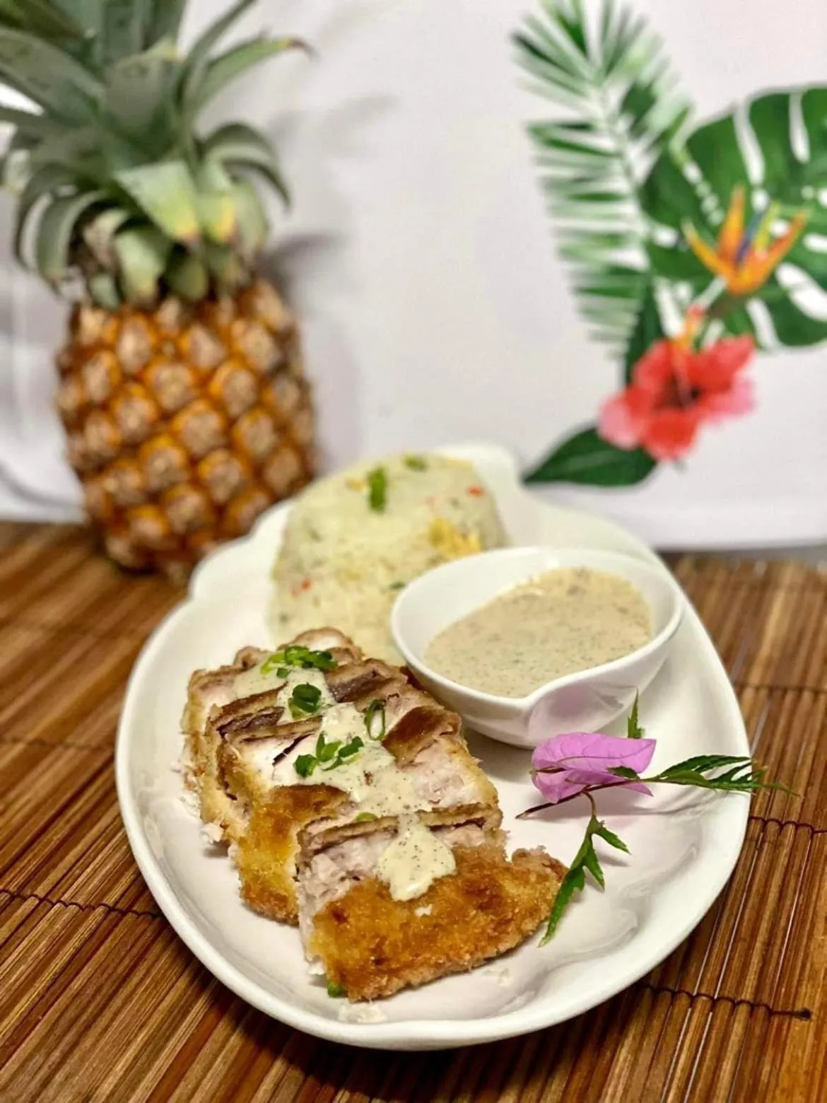 Restaurant/places to eat in Pension Hibiscus Taha'a