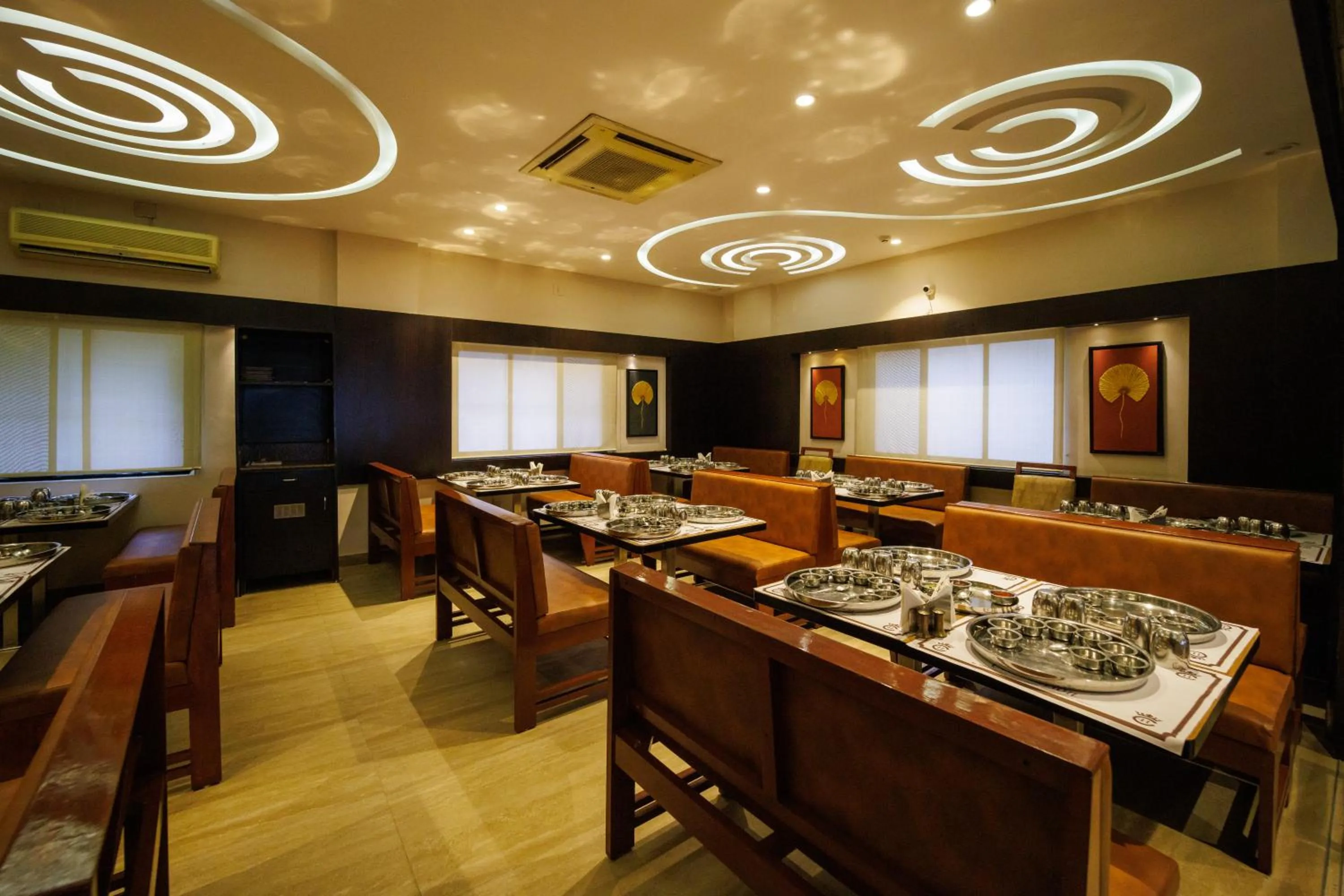 Restaurant/places to eat in Hotel Celebration