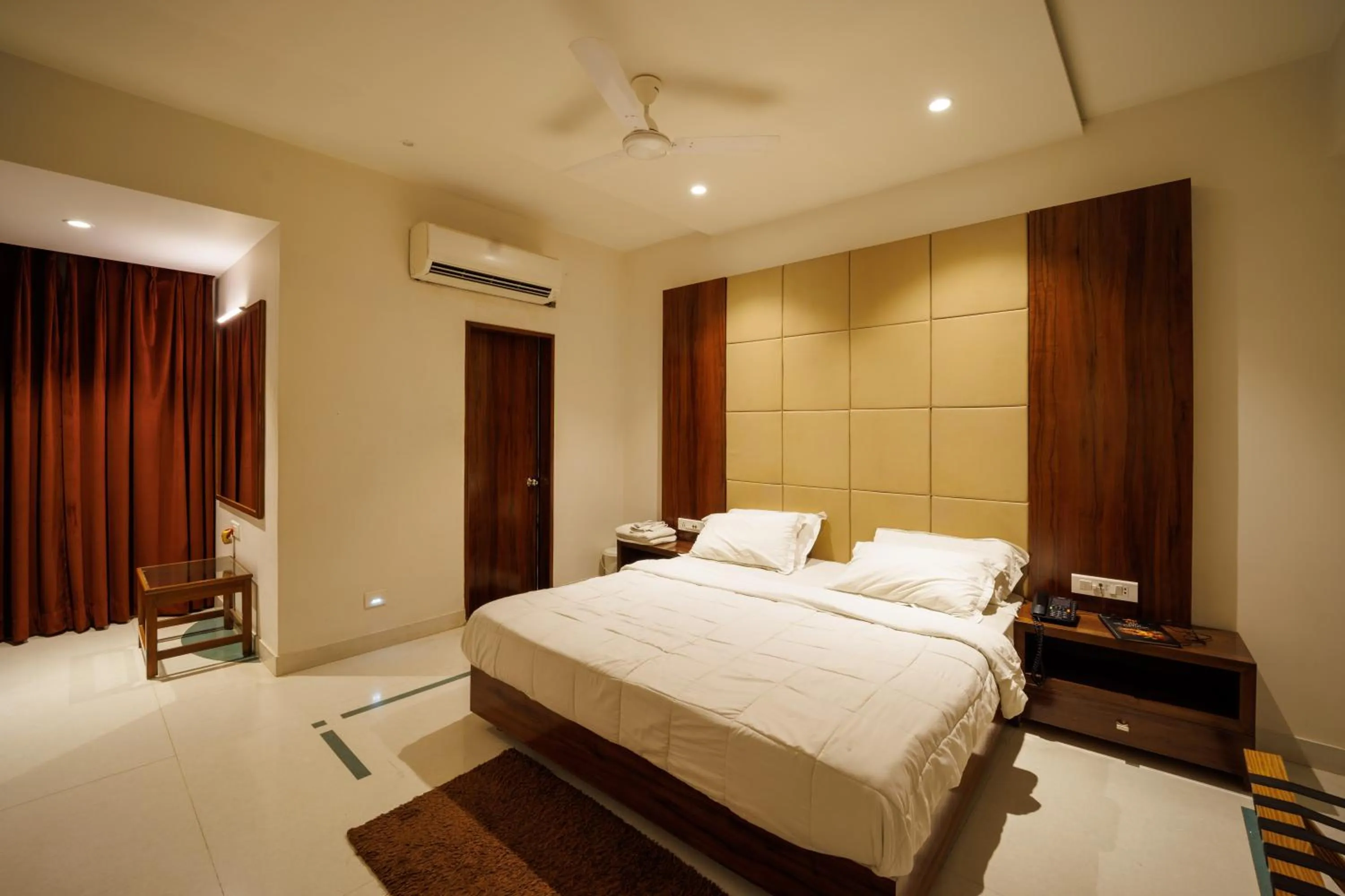 Bedroom, Bed in Hotel Celebration