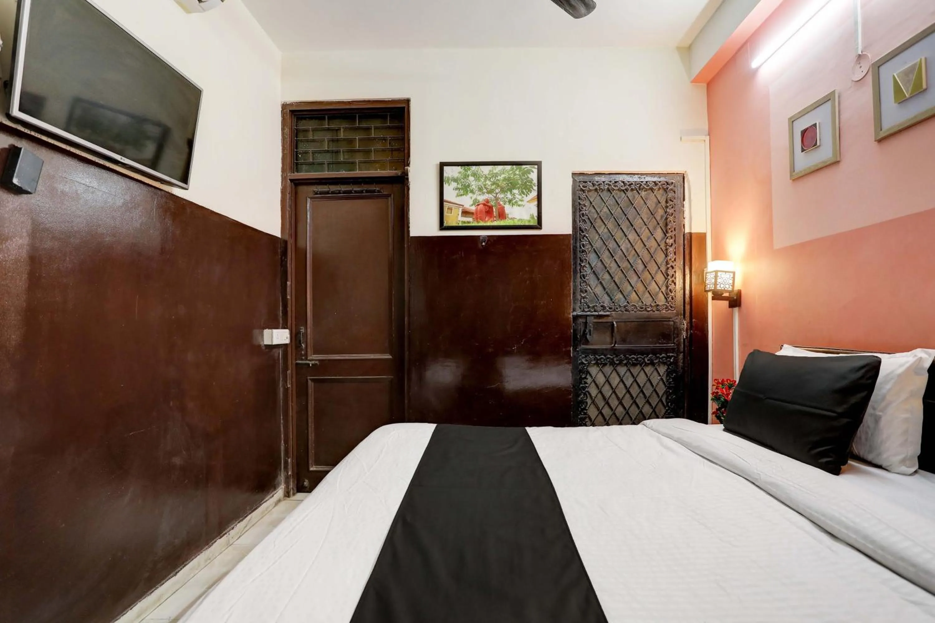 Bedroom, Bed in Super Hotel O Green Park Residency