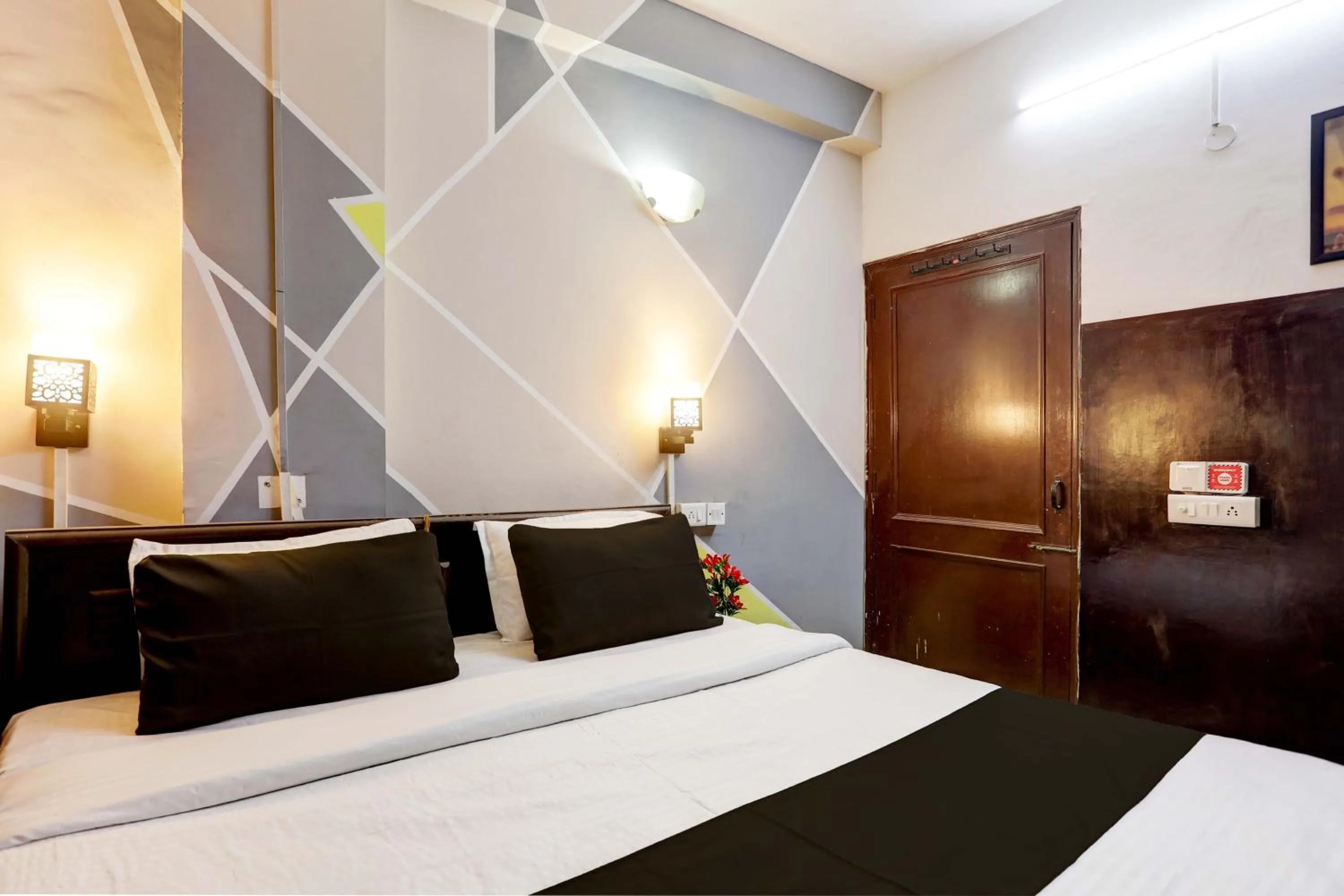 Facade/entrance, Bed in Super Hotel O Green Park Residency