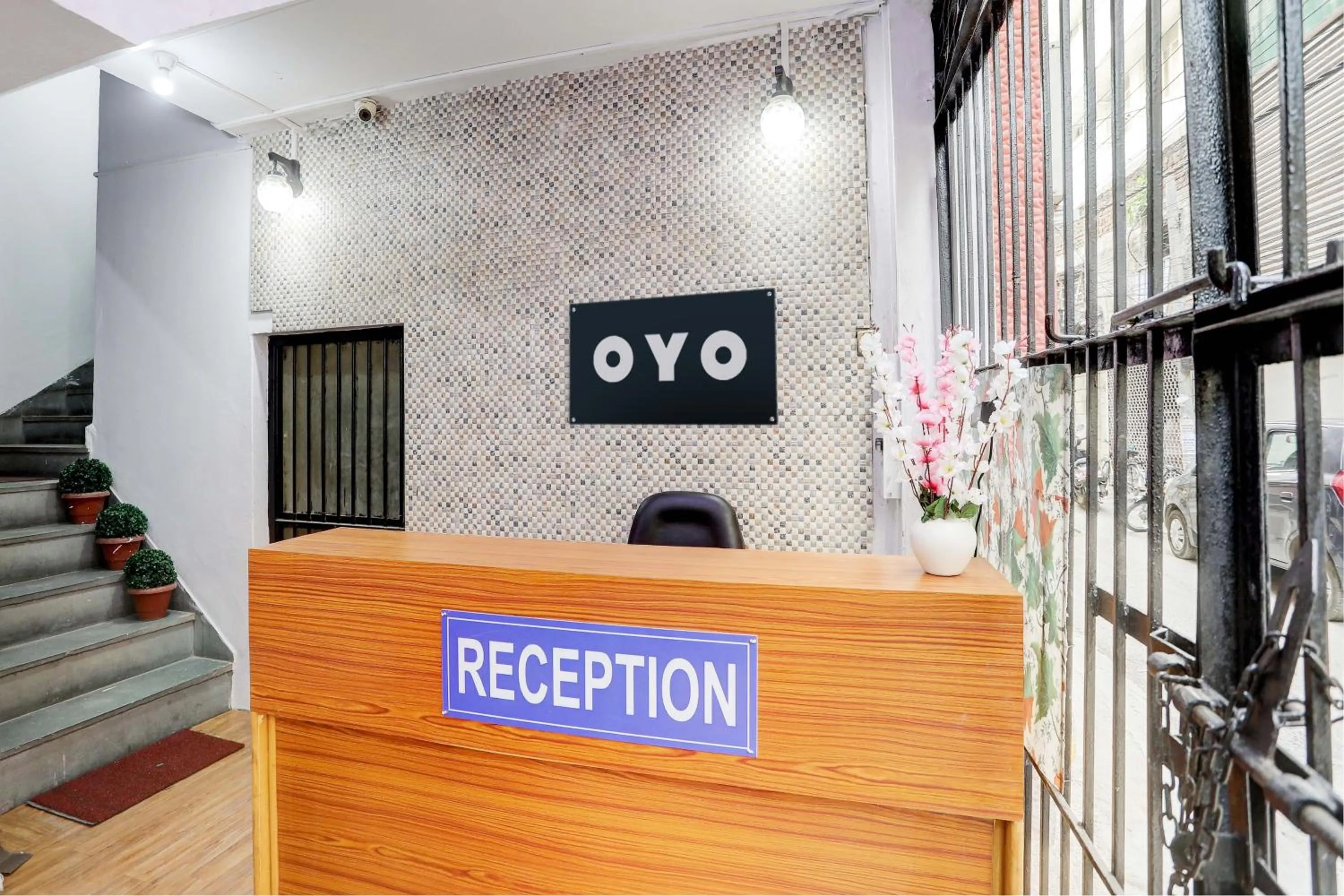 Lobby or reception in Hotel O Green Park Residency