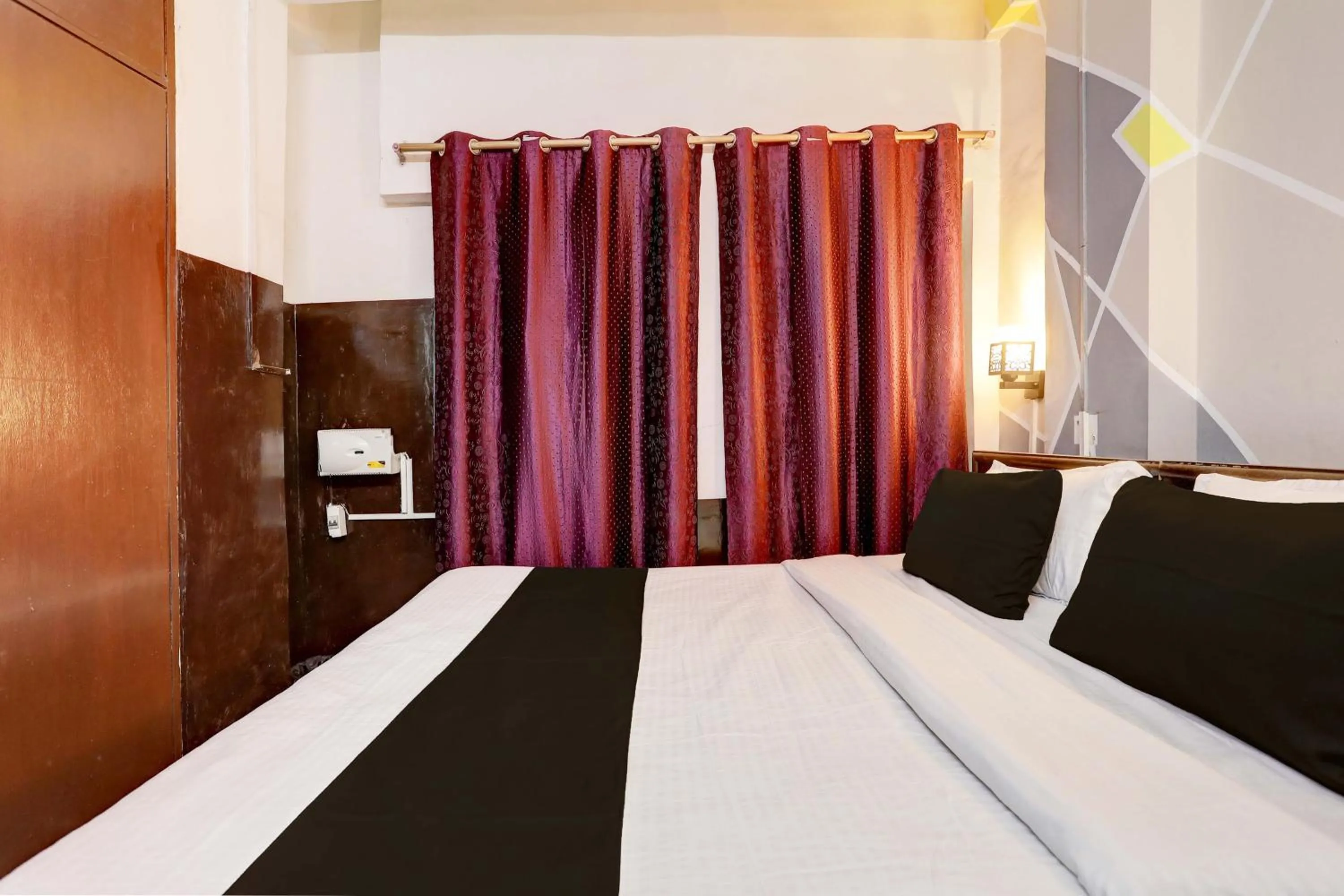 Bedroom, Bed in Super Hotel O Green Park Residency