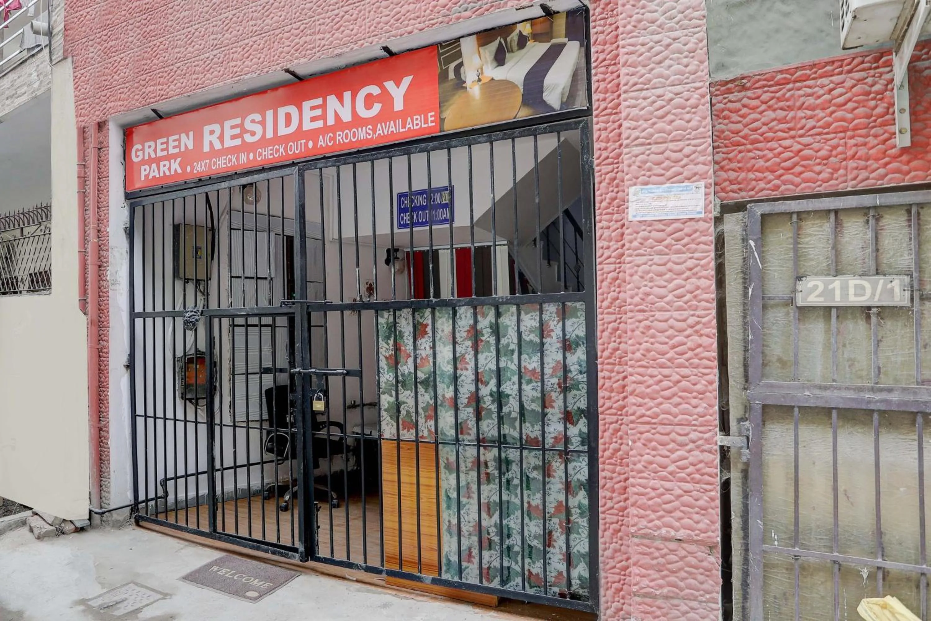 Facade/entrance in Super Hotel O Green Park Residency