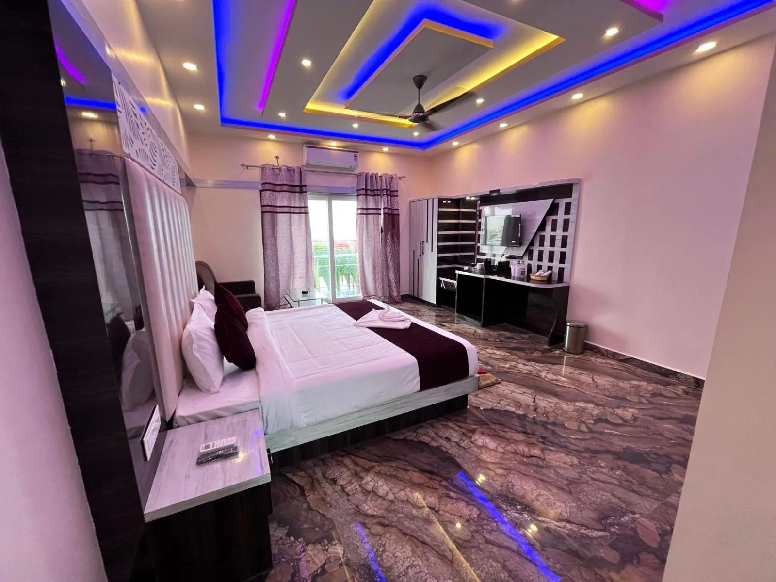 TV and multimedia in THE PELICAN BEACH RESORT