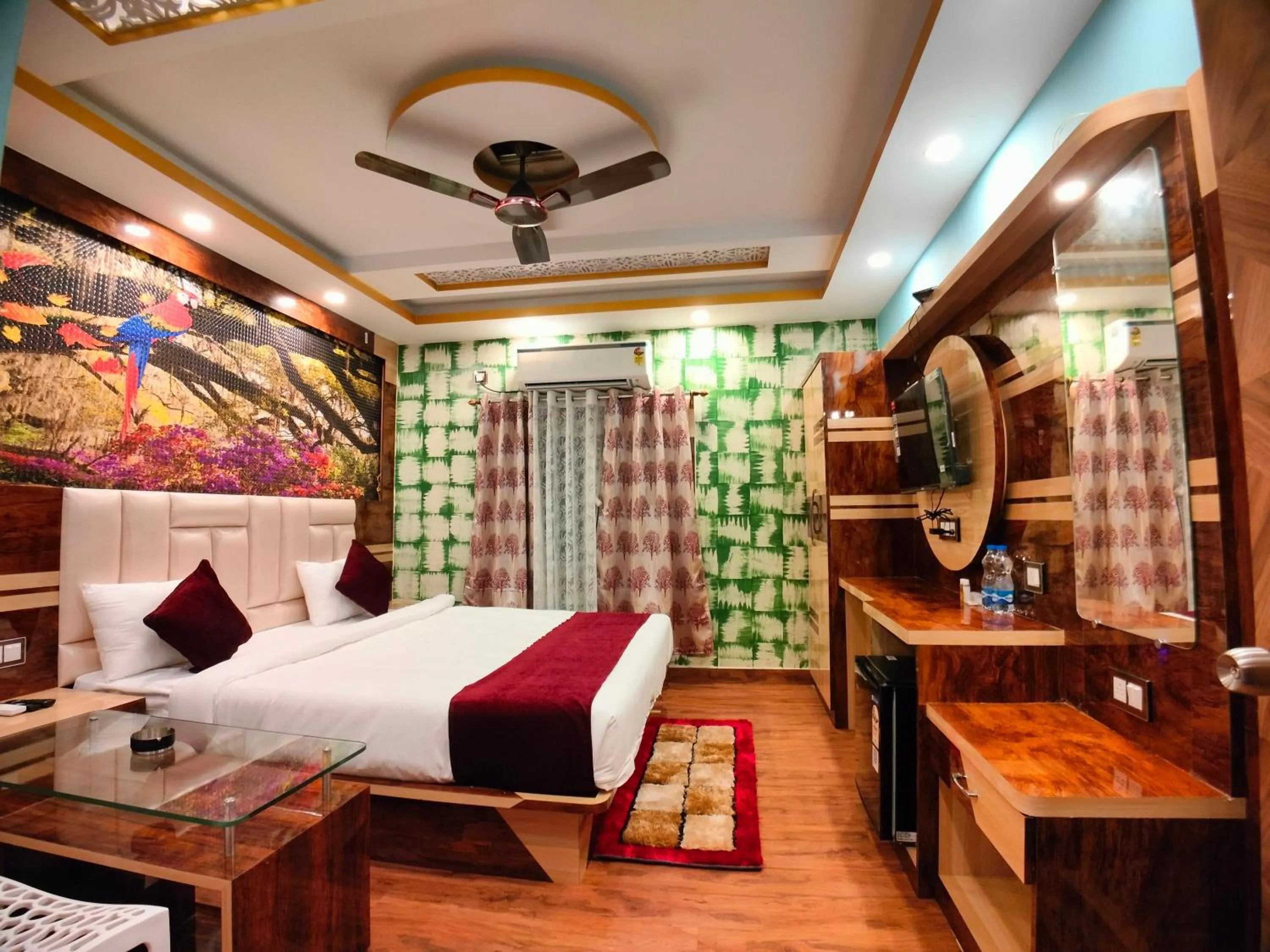 Bed in THE PELICAN BEACH RESORT