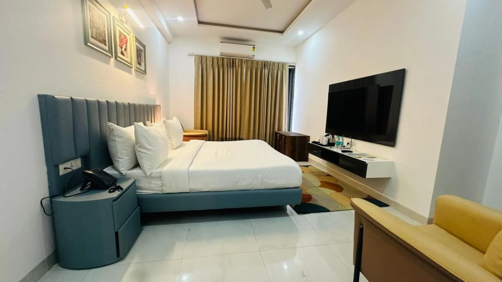 Bed in The Hoften Elite 32 Avenue, Sector 15, Gurugram