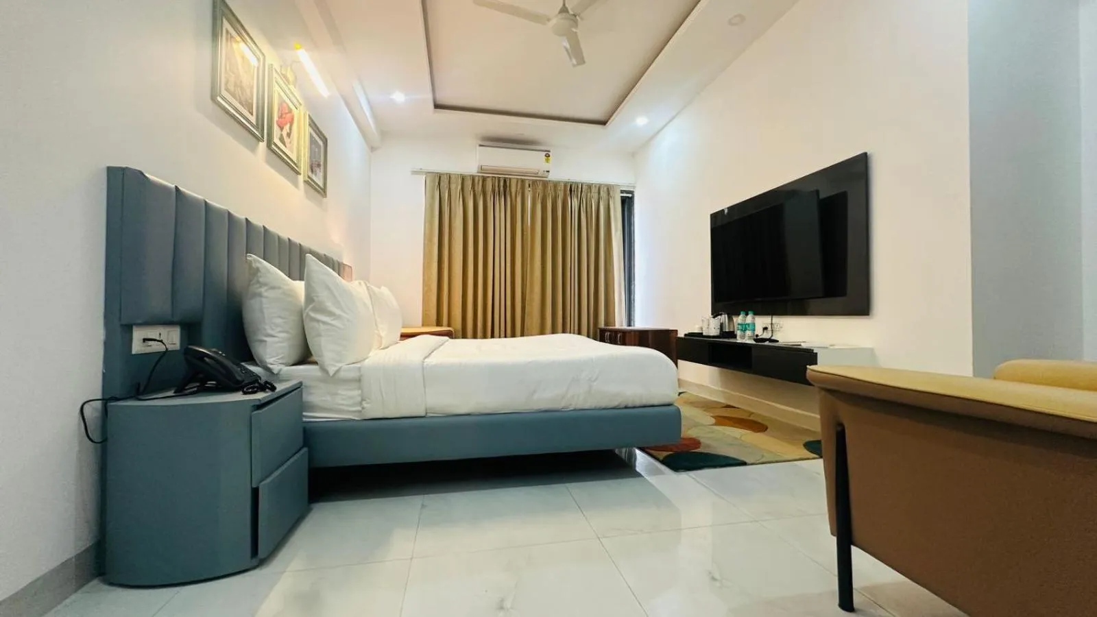 Bed in The Hoften Elite 32 Avenue, Sector 15, Gurugram