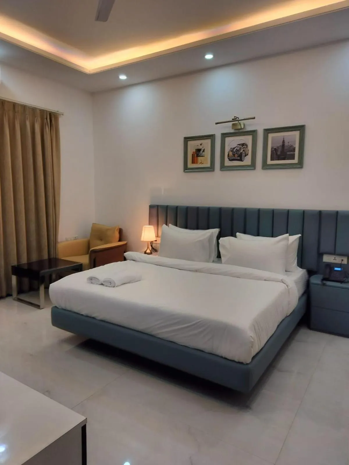 Bedroom, Bed in The Hoften Elite 32 Avenue, Sector 15, Gurugram