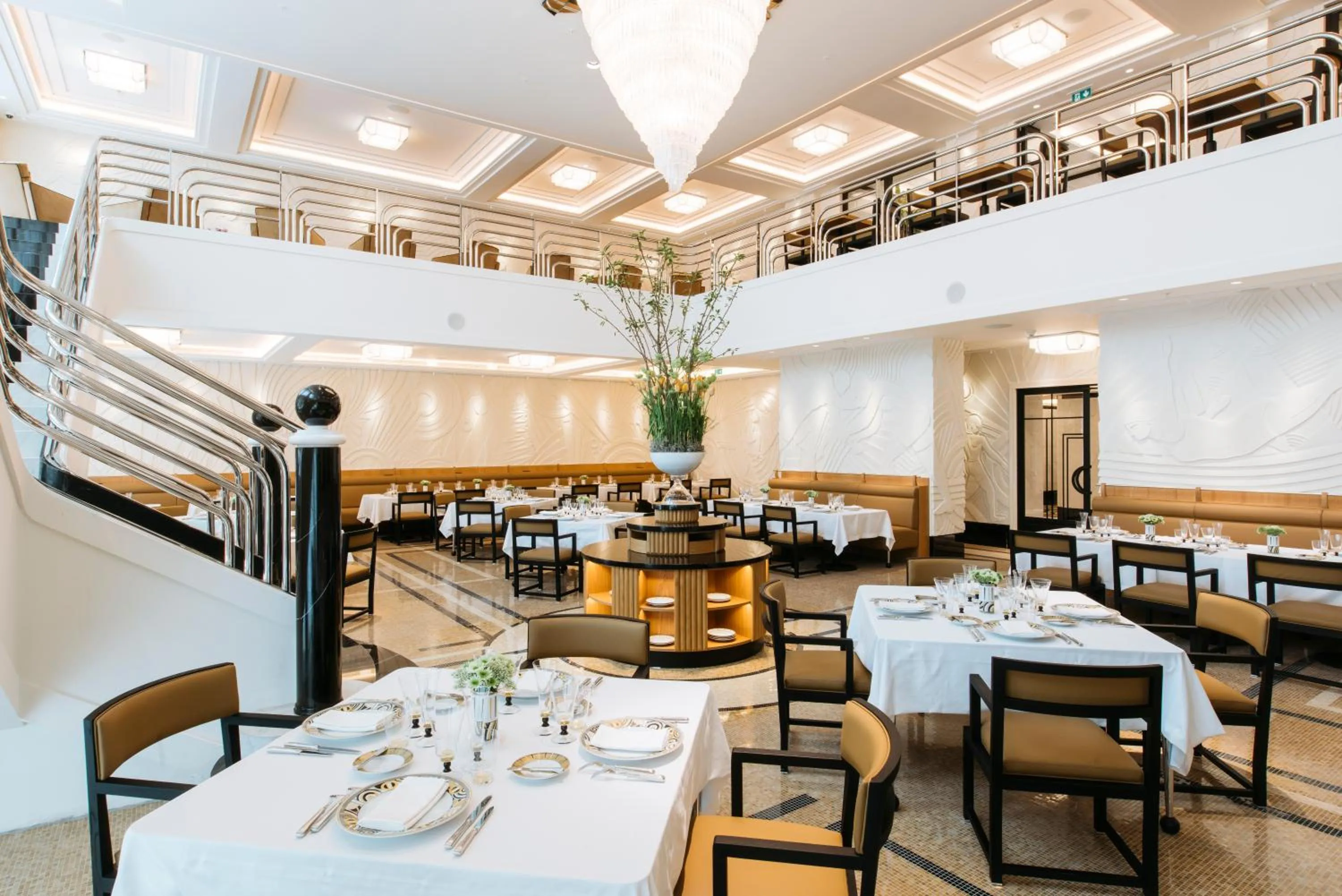 Restaurant/places to eat in Dinamo Hotel Baku