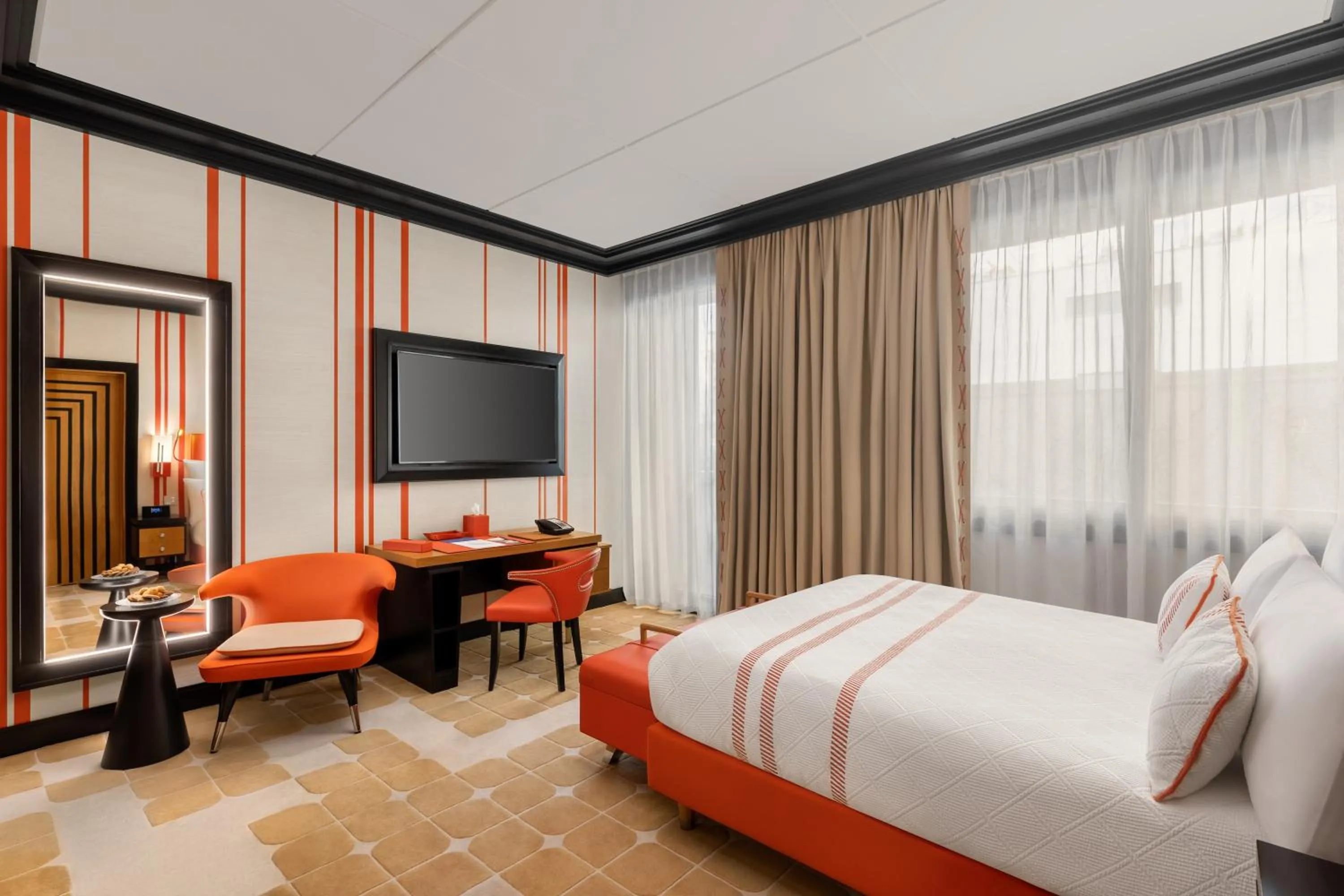 Living room, Bed in Dinamo Hotel Baku