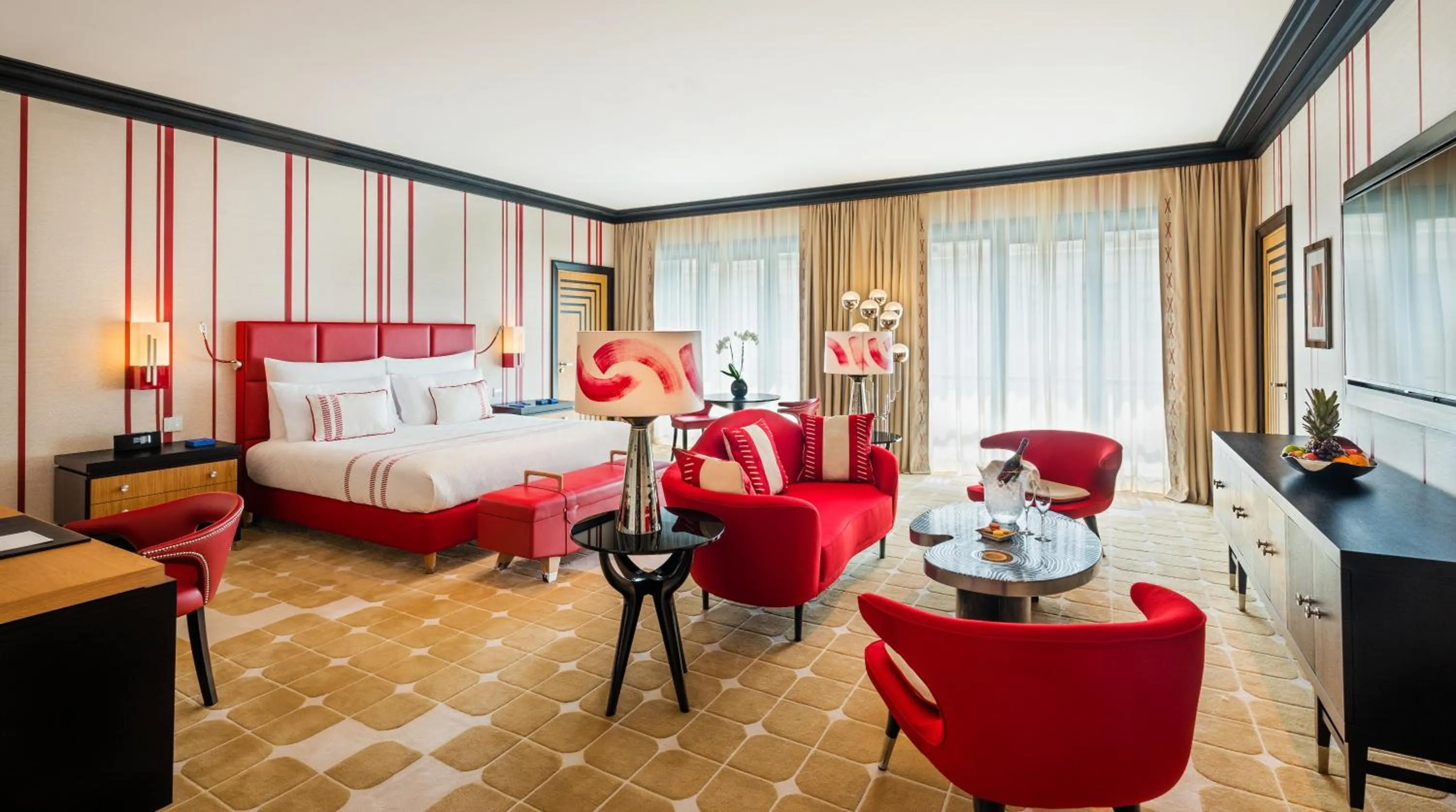 Living room, Bed in Dinamo Hotel Baku