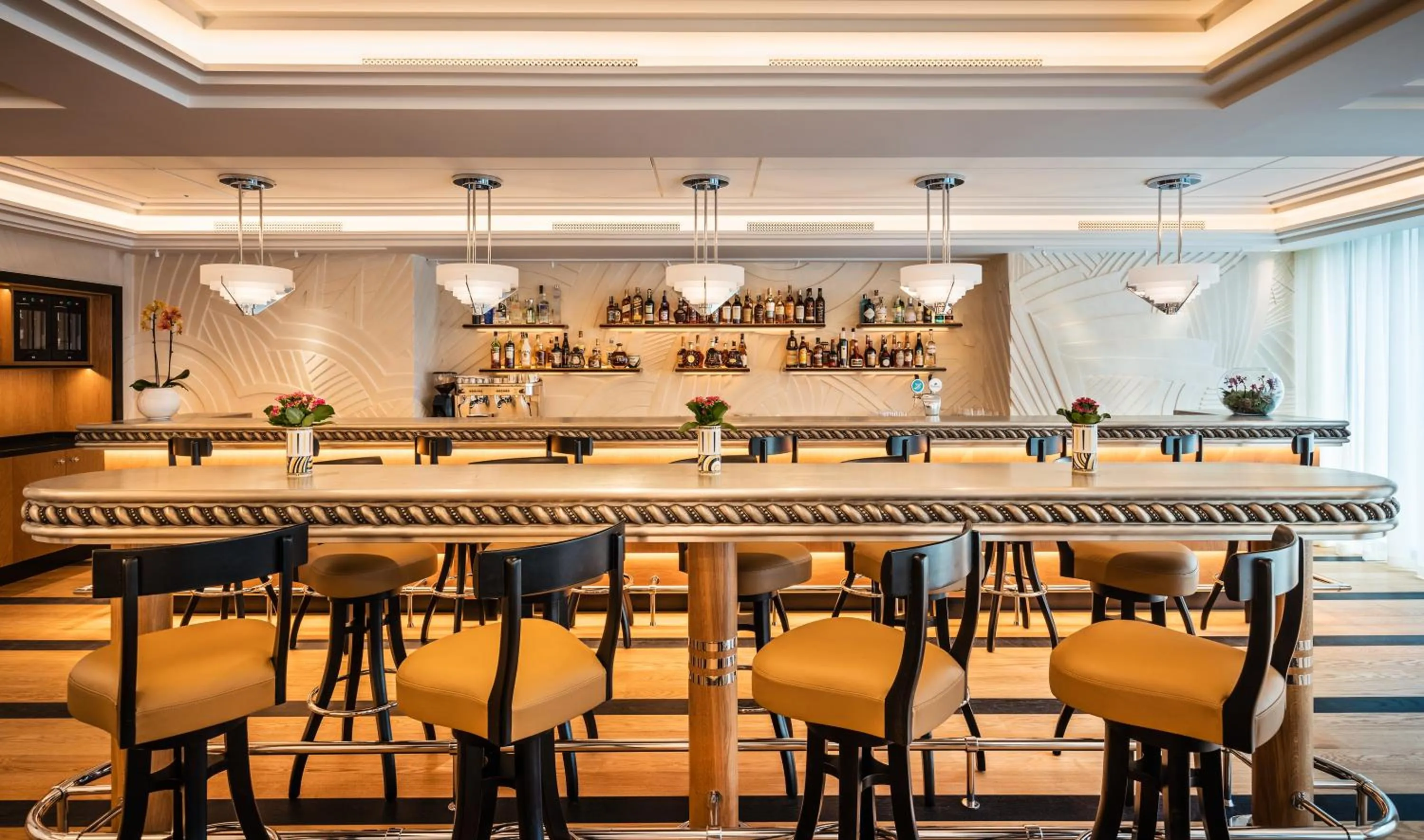 Restaurant/places to eat in Dinamo Hotel Baku