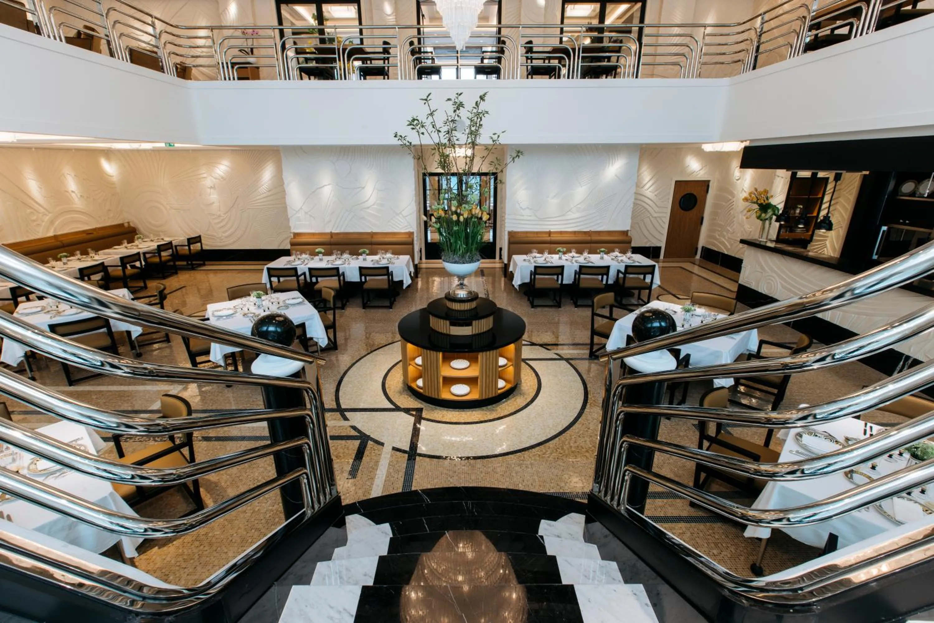 Restaurant/places to eat in Dinamo Hotel Baku