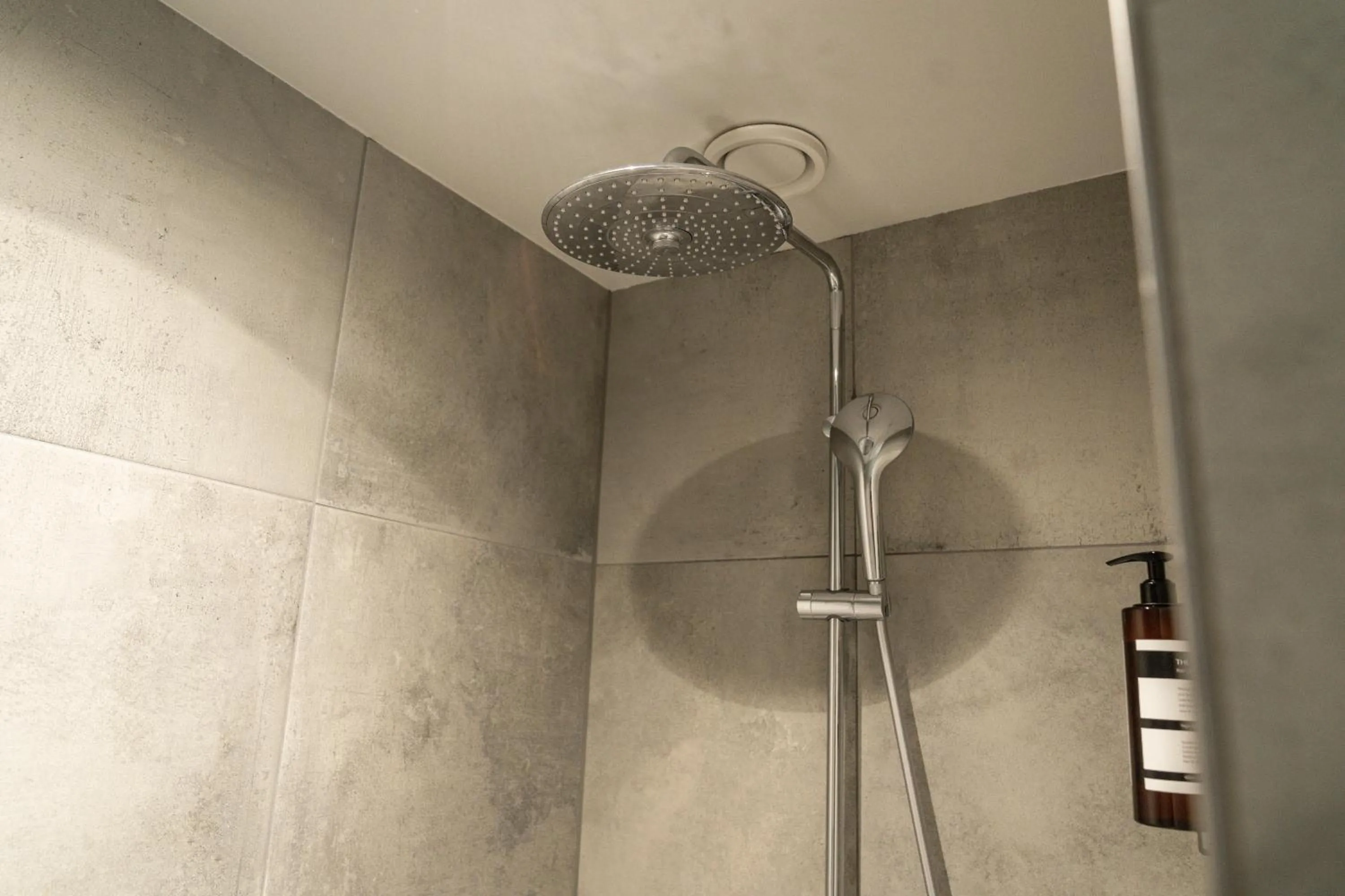 Shower in Het Hart van Weesp