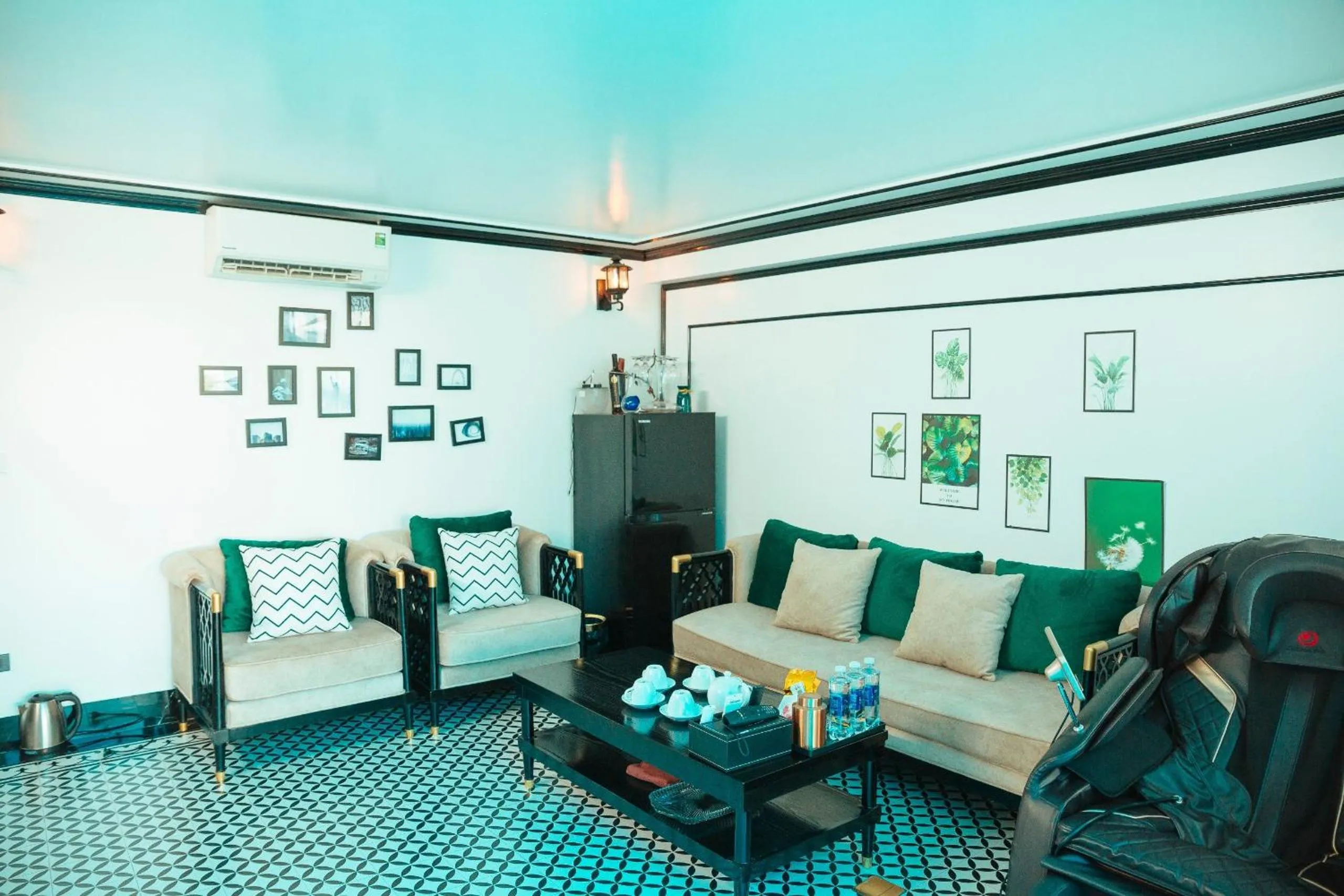 Seating area in Sky Hotel Bắc Giang