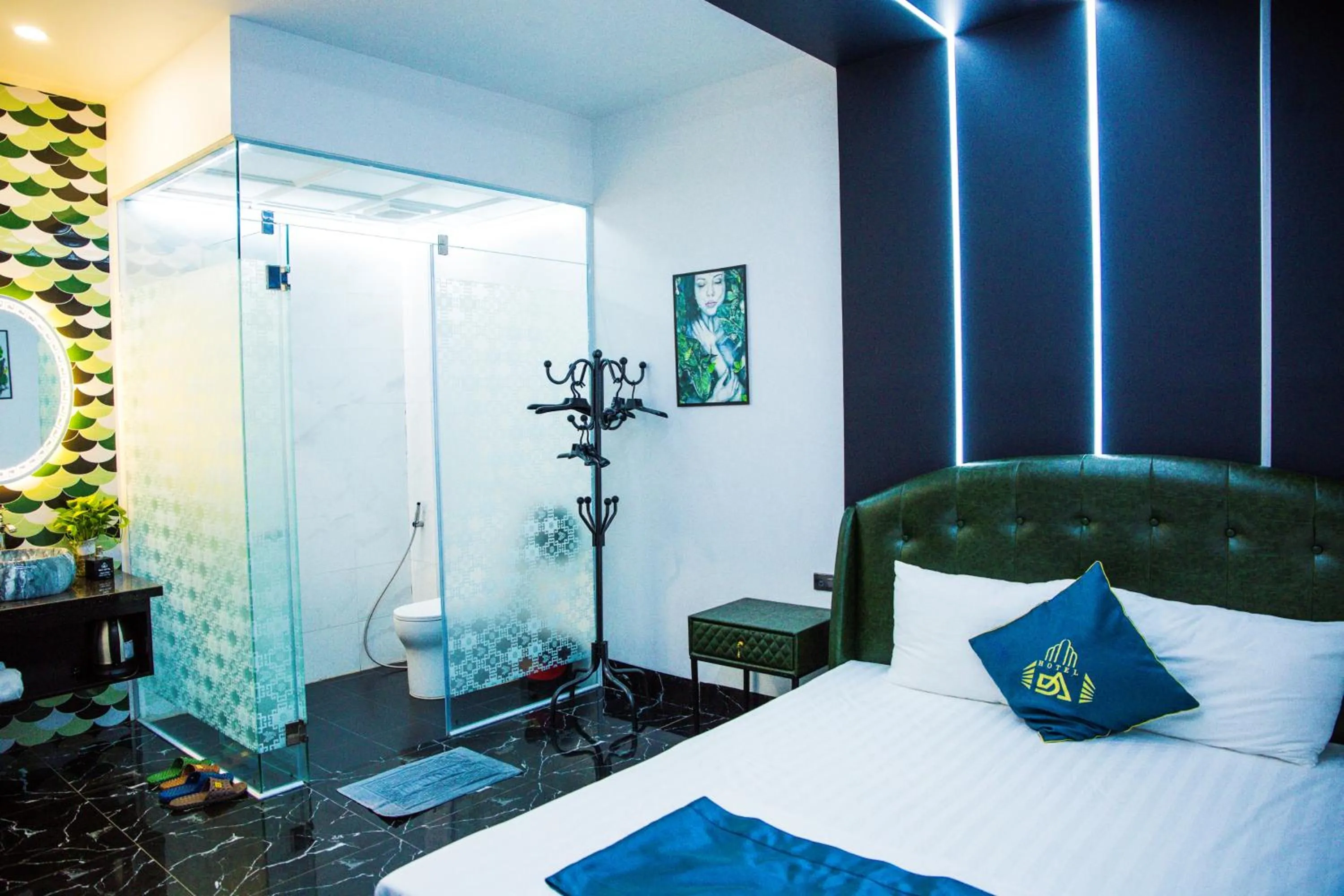 Bathroom, Bed in Sky Hotel Bắc Giang