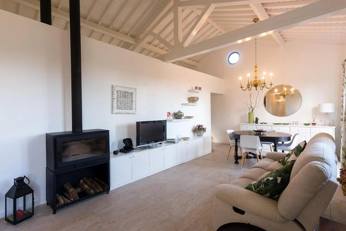 TV and multimedia in Batalha Golf Villas & Spa