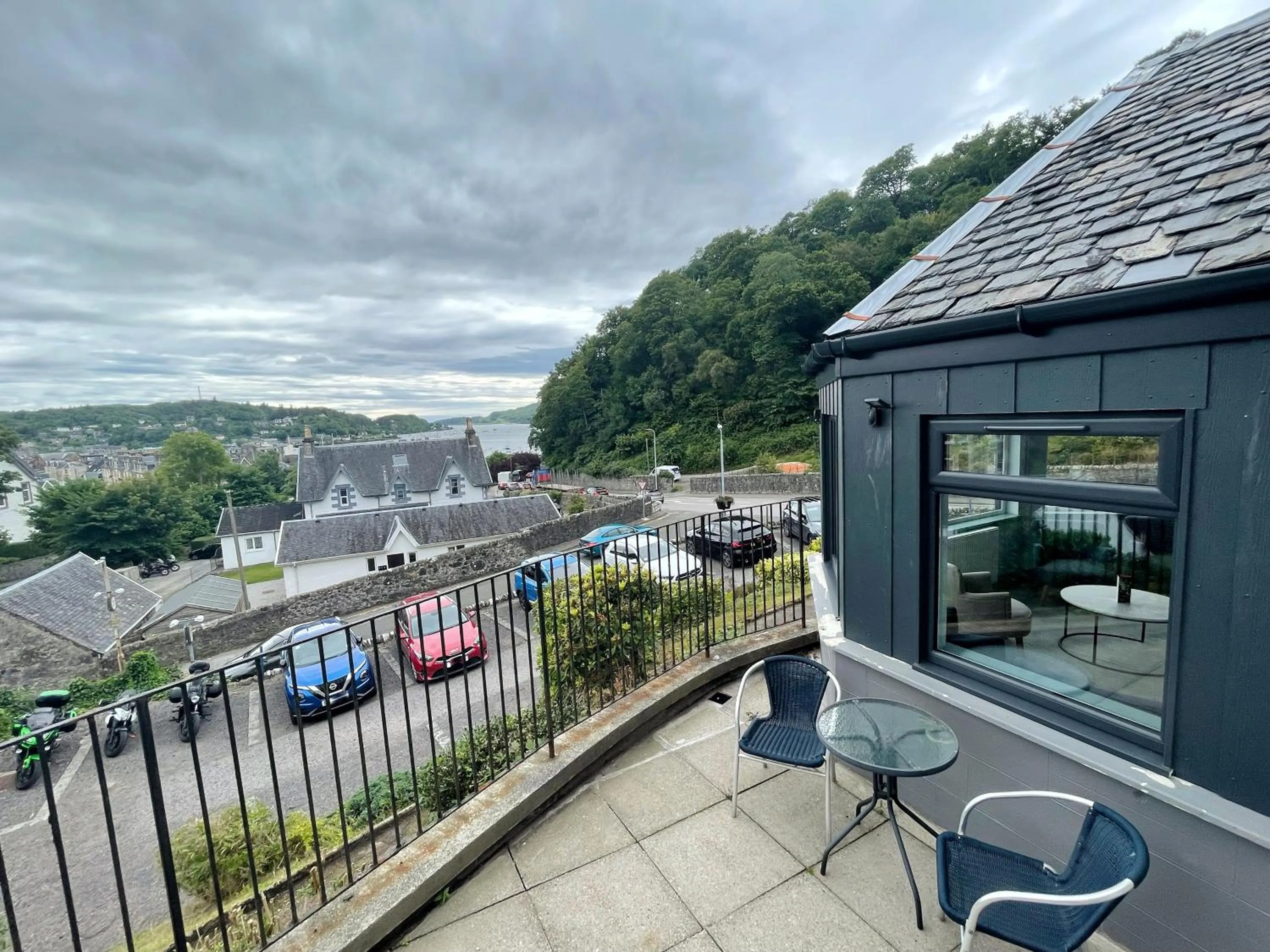 Day in King's Knoll Hotel