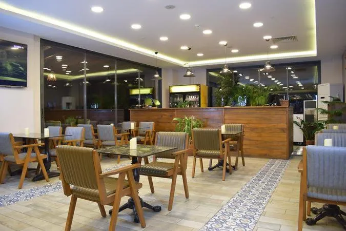 Lounge or bar in JURA HOTELS ALTINOLUK THERMAL