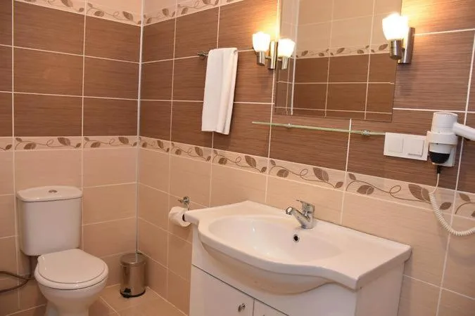 Shower in JURA HOTELS ALTINOLUK THERMAL