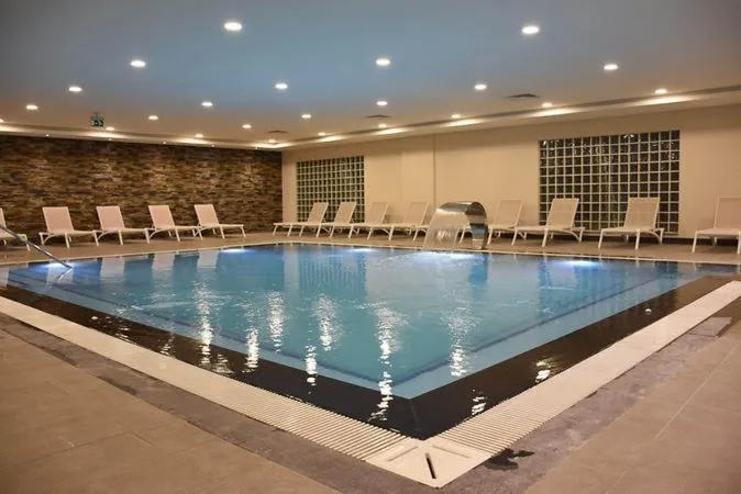 Swimming pool in JURA HOTELS ALTINOLUK THERMAL