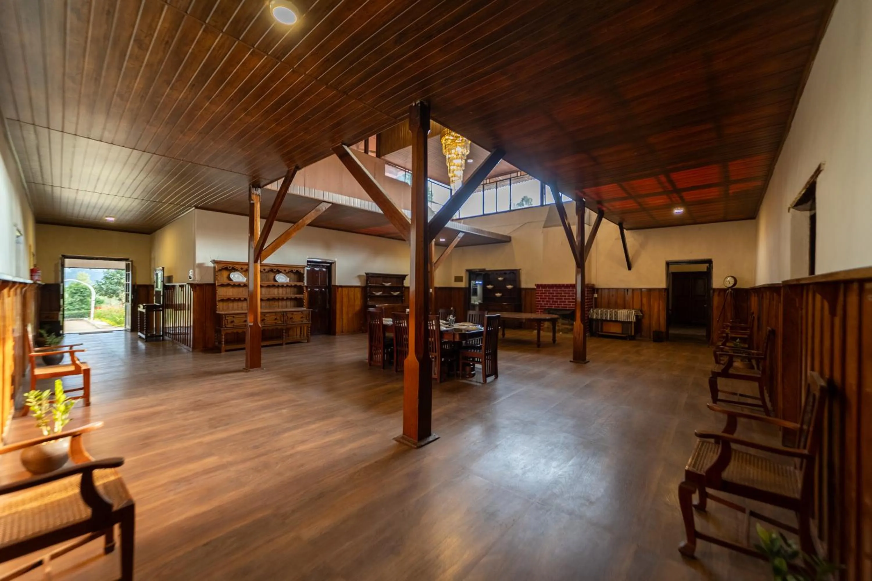 Restaurant/places to eat in Harris Holiday Inn