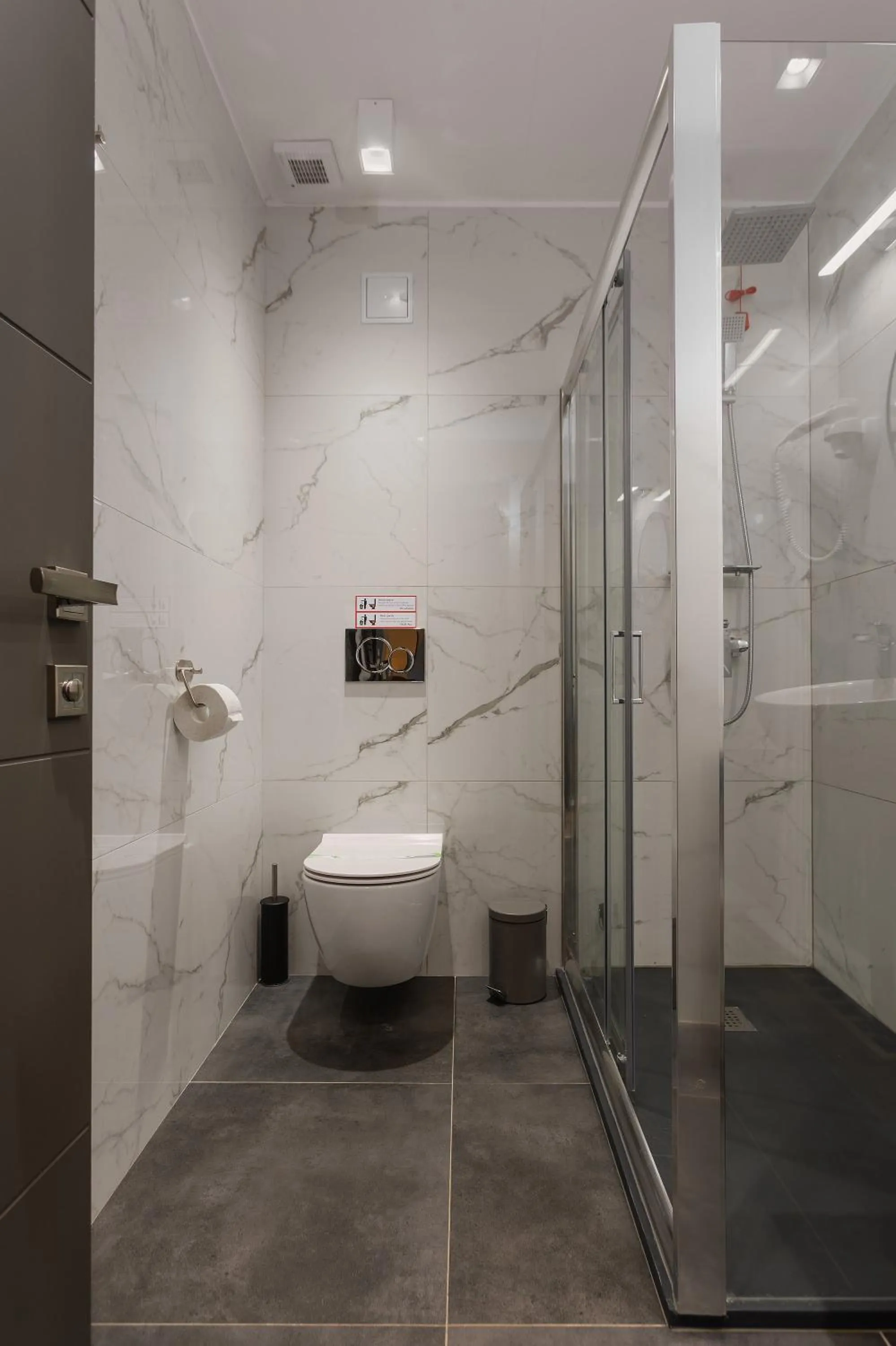 Shower in Hotel Atria