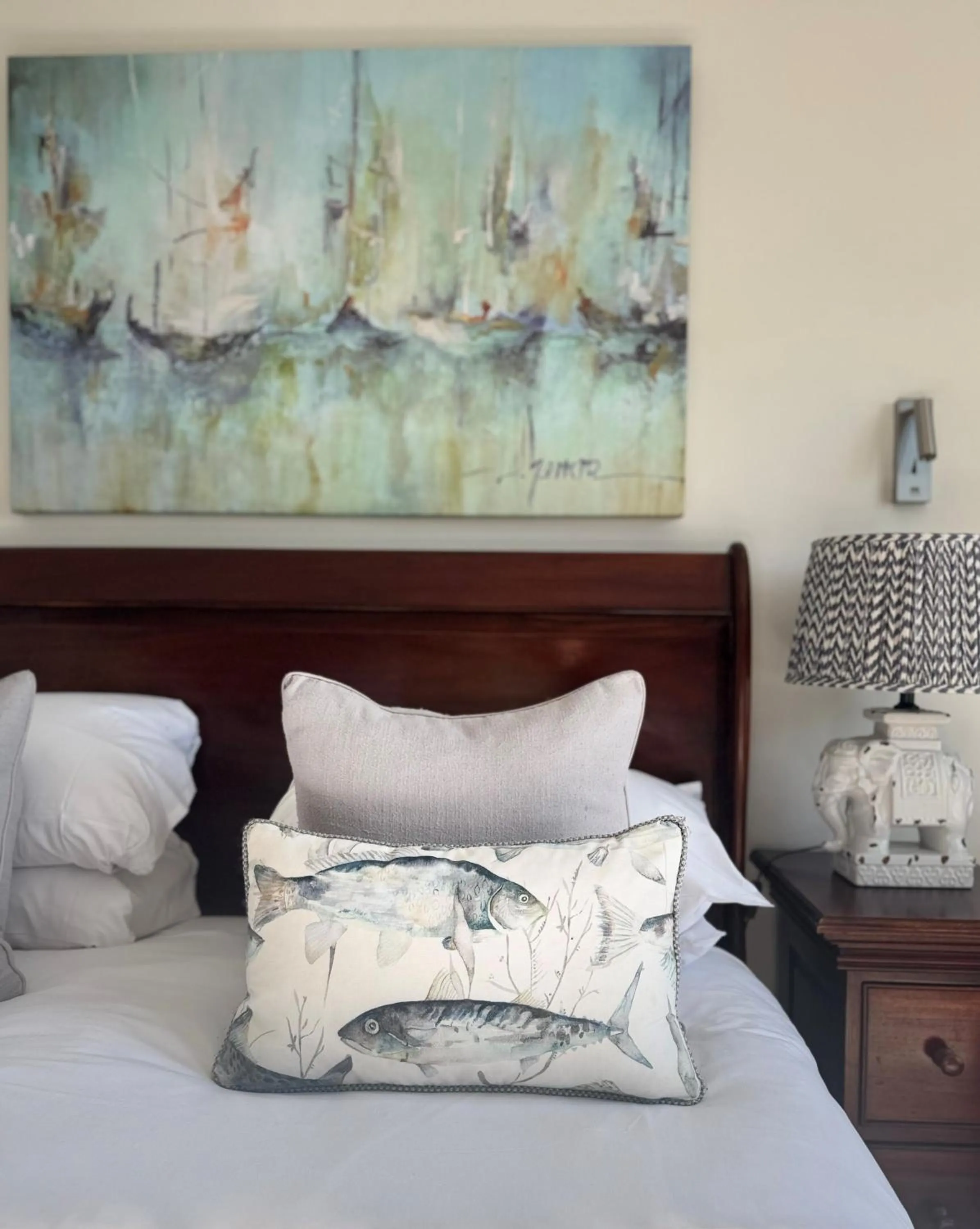 Property building, Bed in Hotel Wroxham