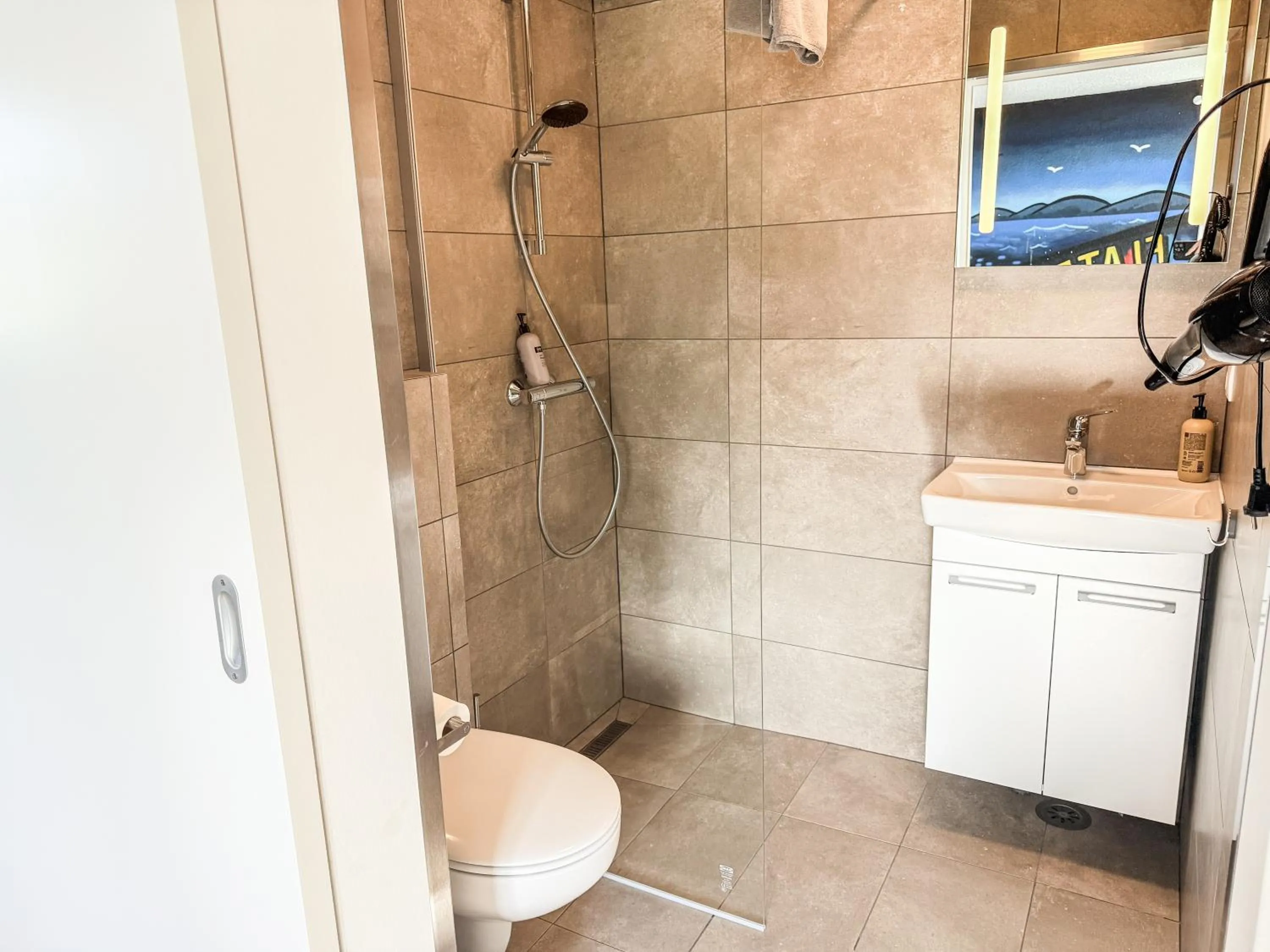 Shower in The Stykkishólmur Inn by Ourhotels