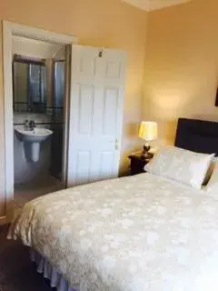 Double Room with Private Bathroom in Palmgrove Bed & Breakfast Double Room with Private Bathroom in Palmgrove Bed & Breakfast