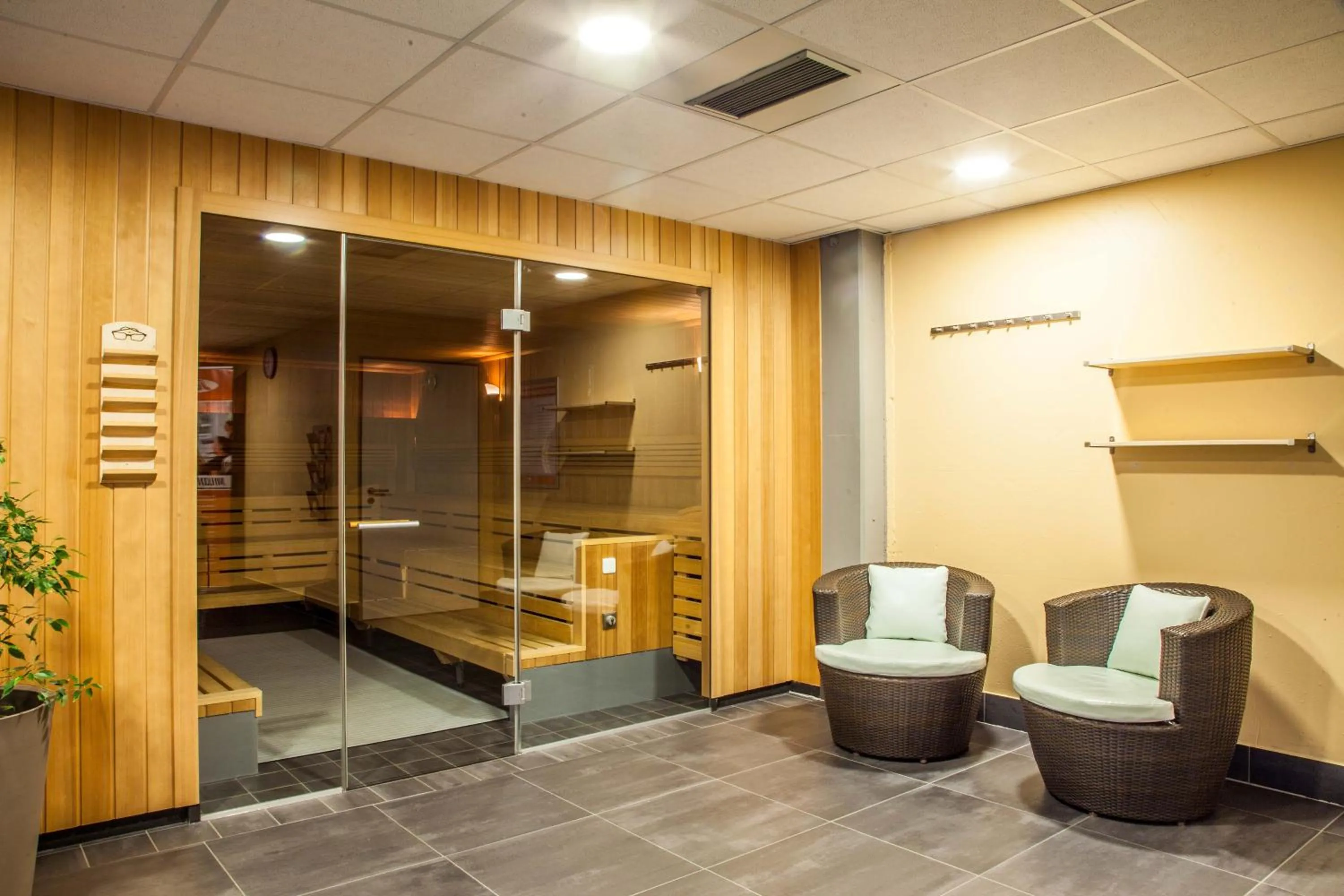 Fitness centre/facilities in Dream Factory by Hotel Bergheim