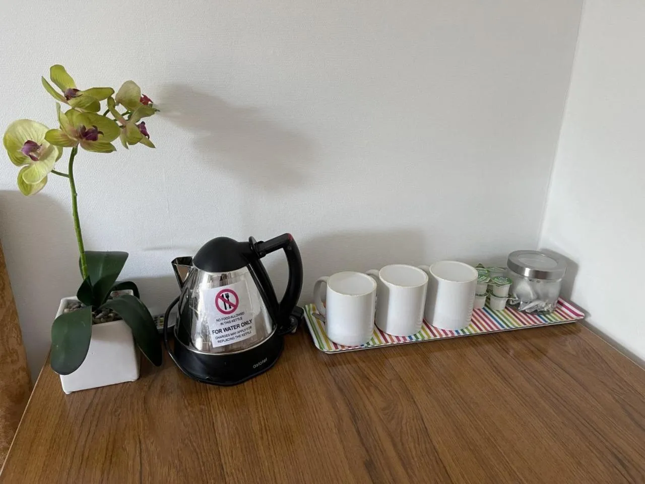 Coffee/tea facilities in Edinburgh Rays Guest House