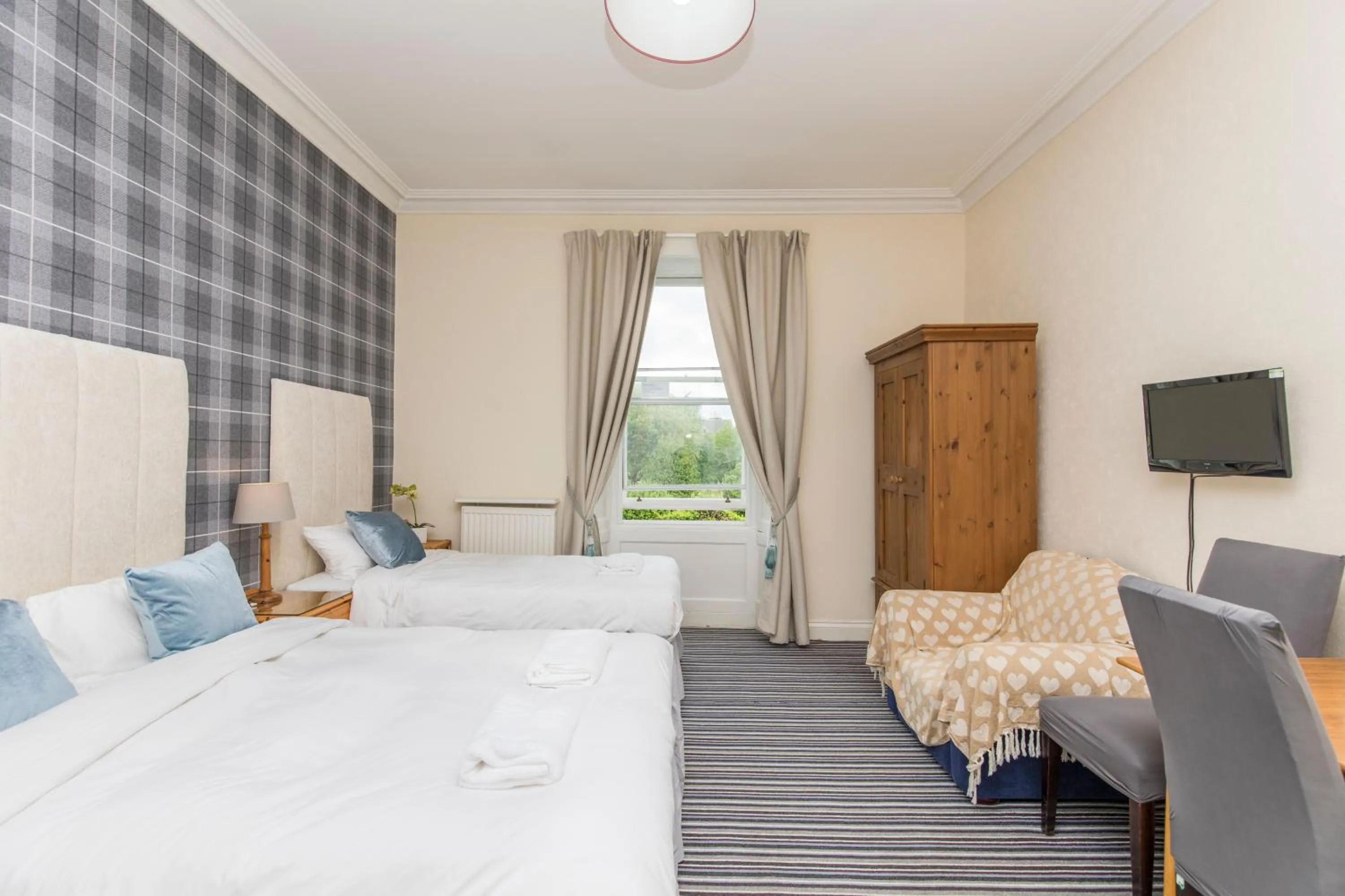 Bedroom, Bed in Edinburgh Rays Guest House