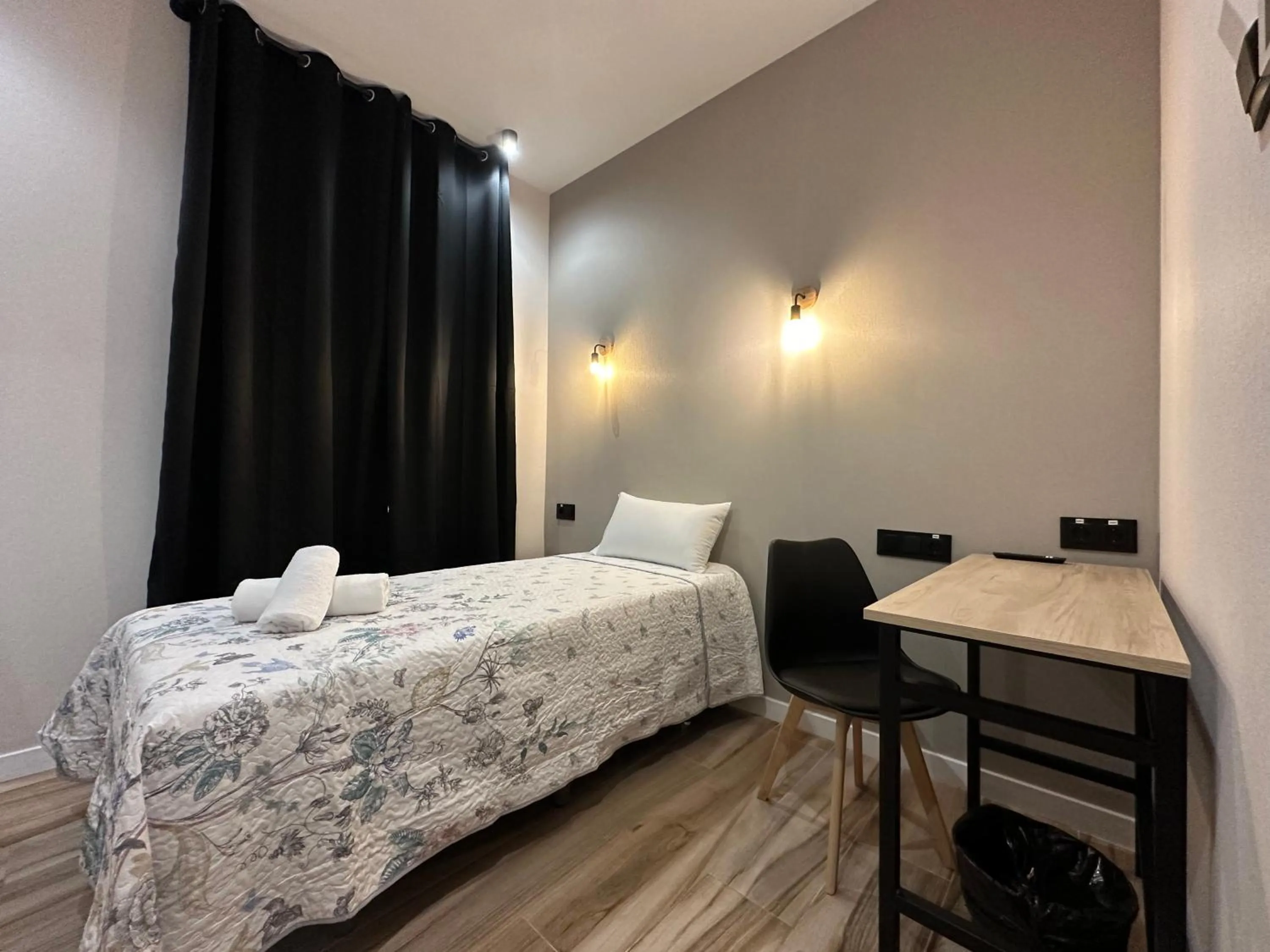 Bedroom, Bed in CC Opera Suites