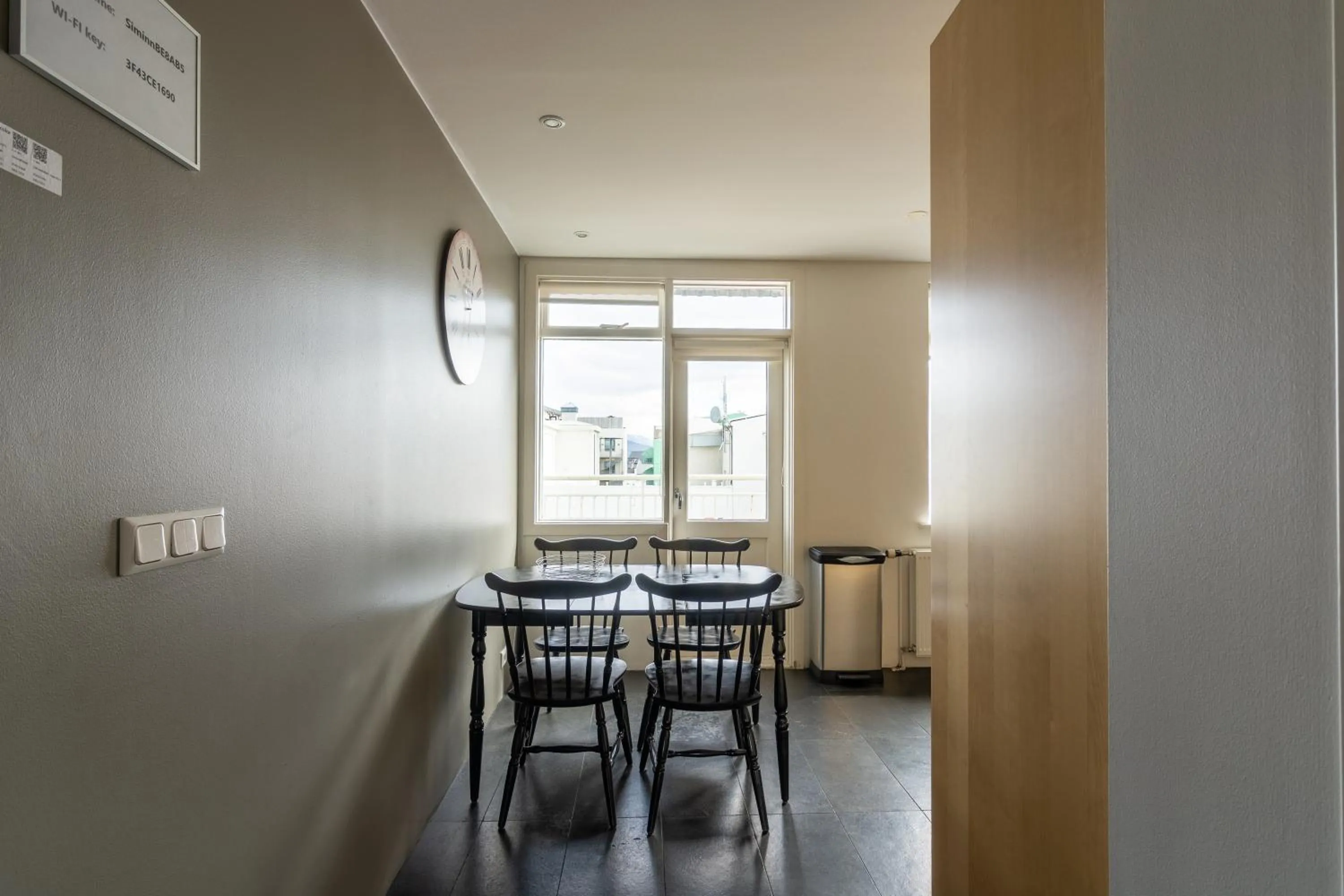 Dining area in Acco Town Square Apartments
