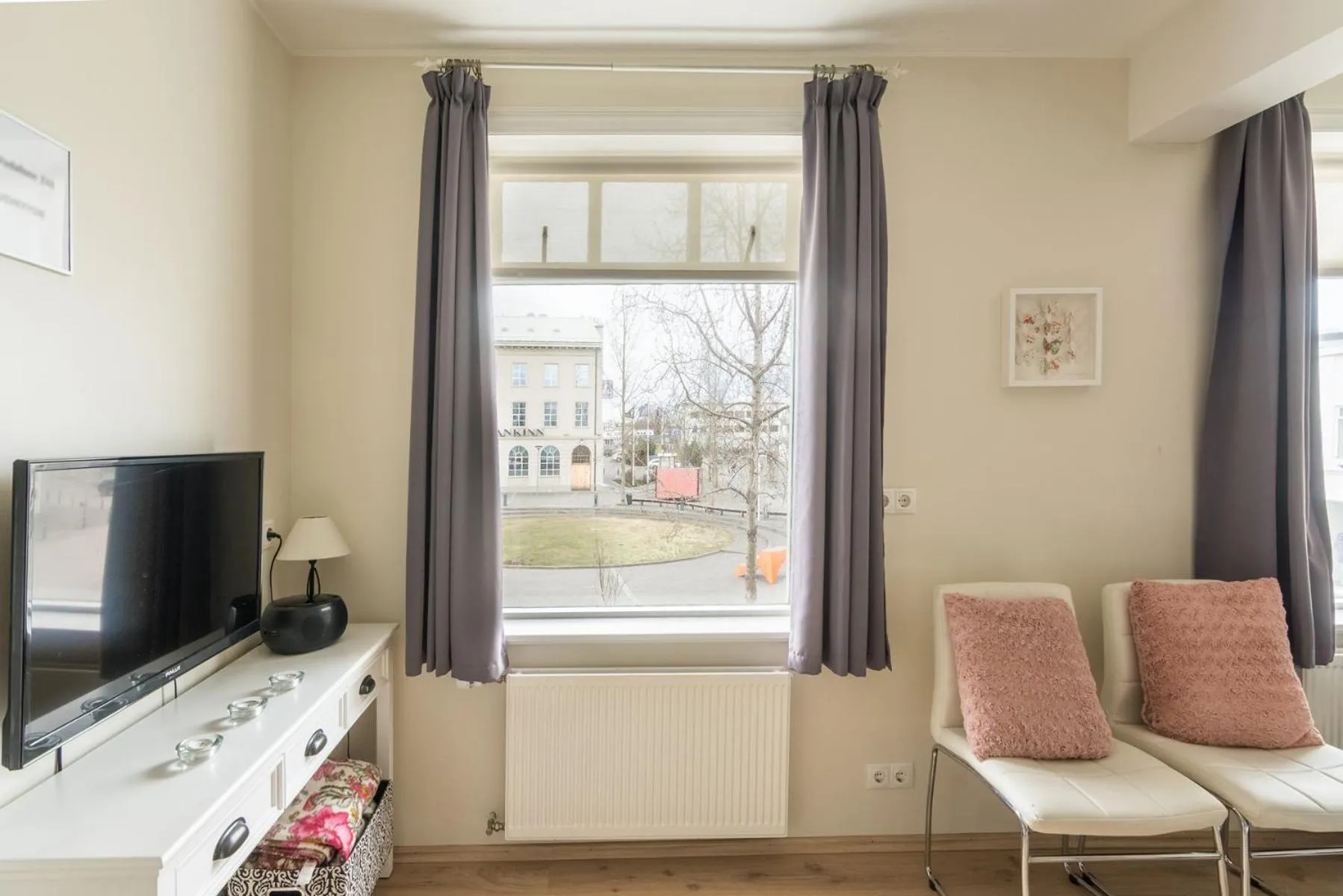 Bedroom in Acco Town Square Apartments