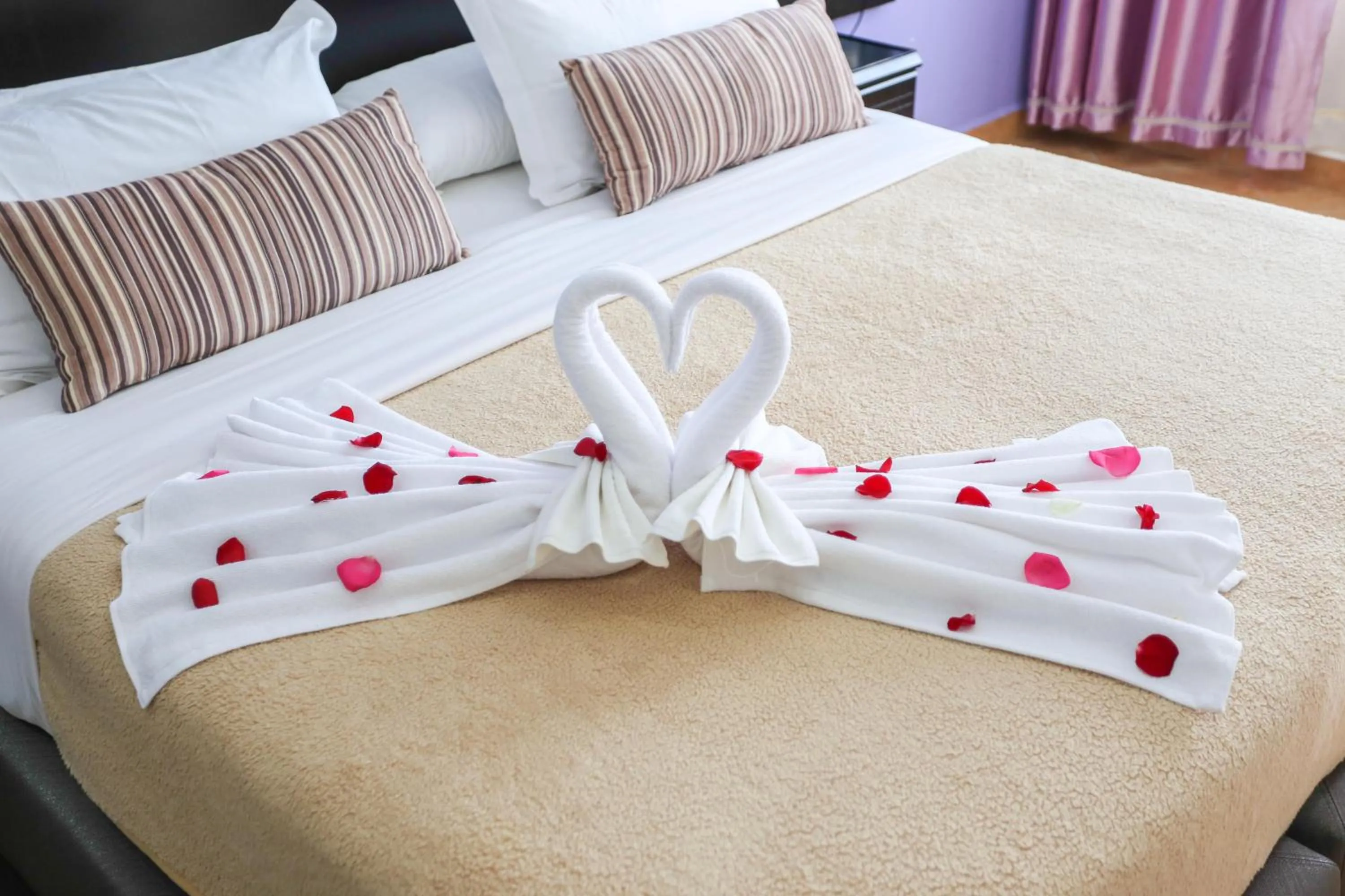 Bedroom, Bed in Hôtel Suite Martil