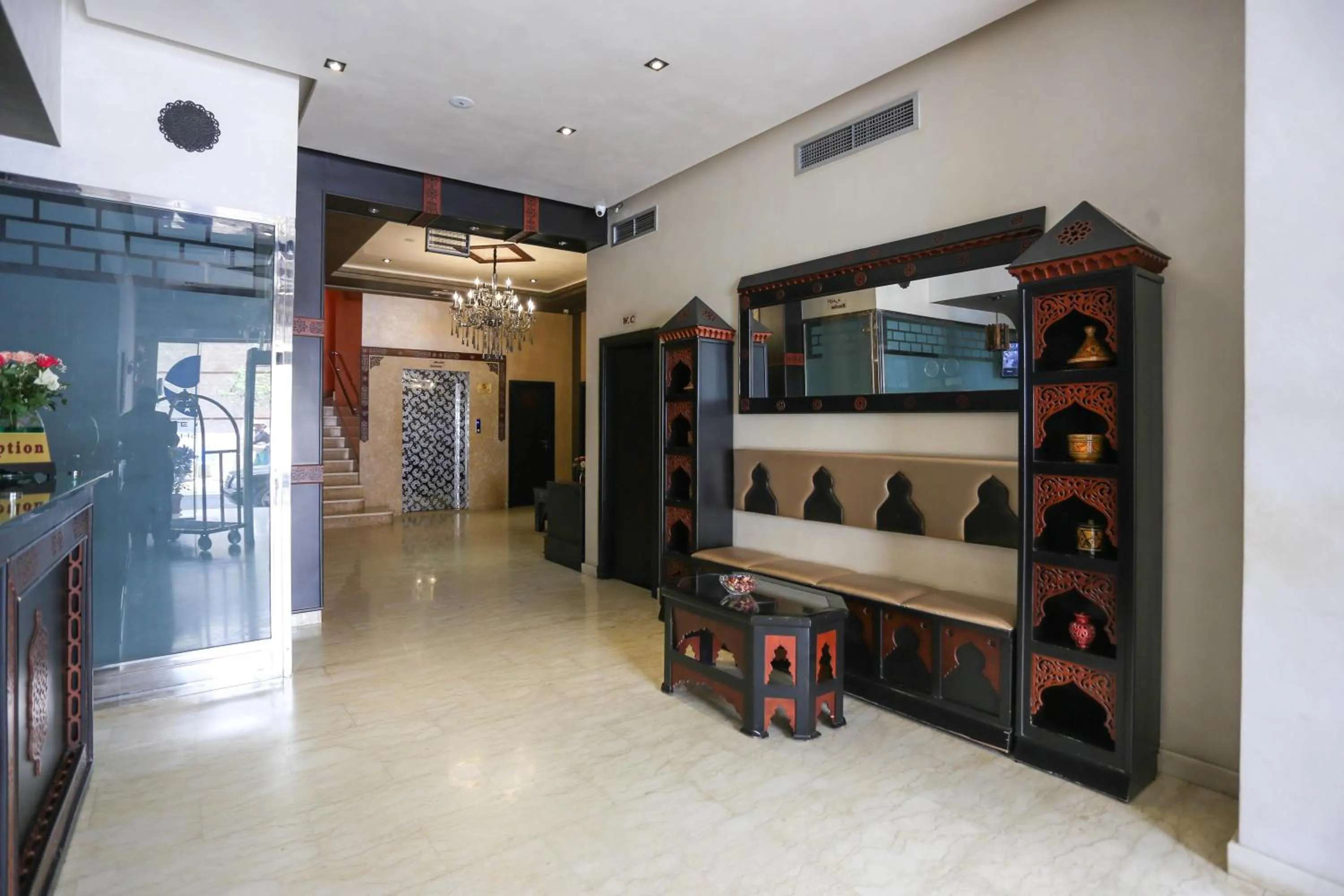 Lobby or reception in Hôtel Suite Martil